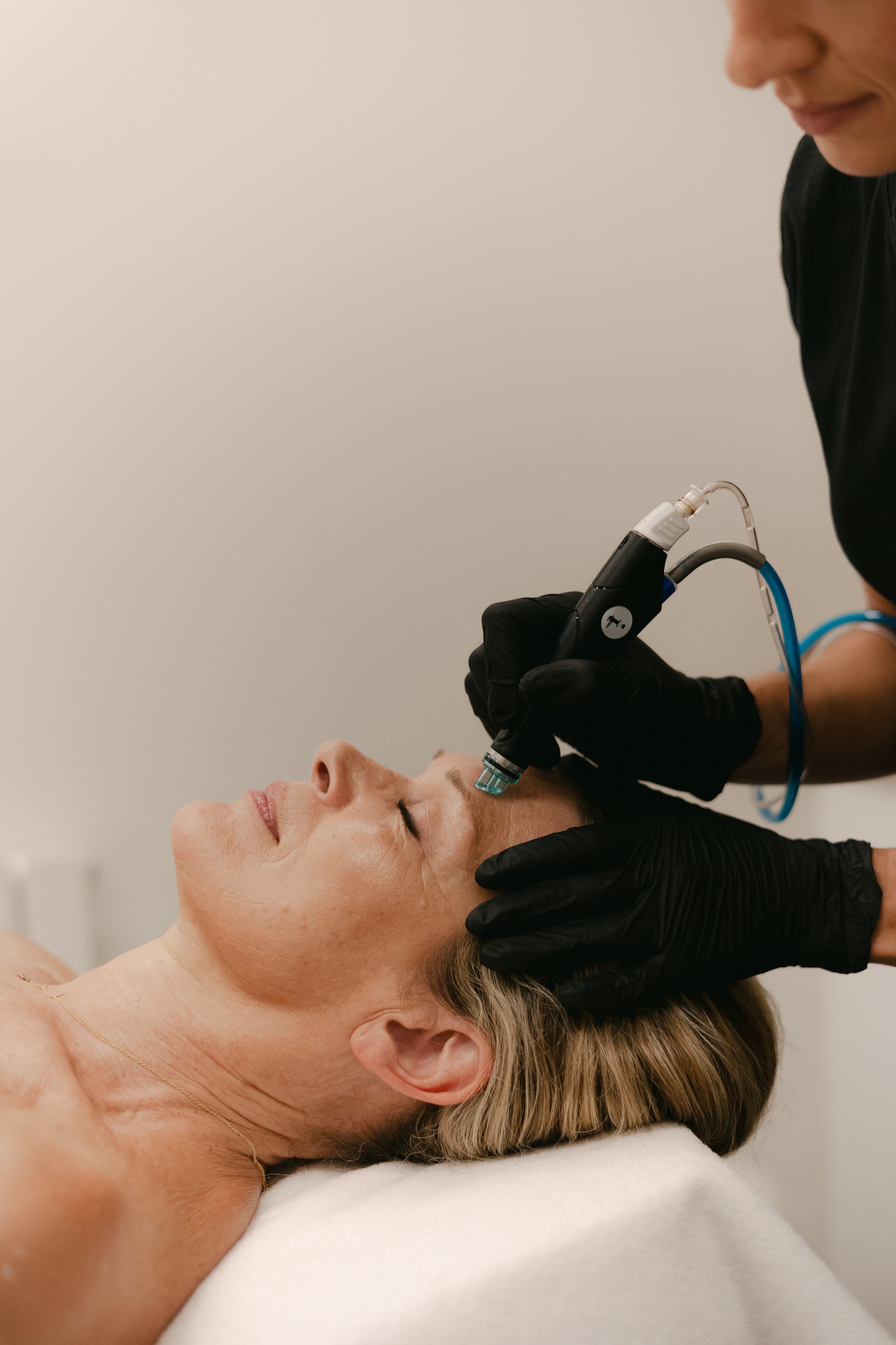 Enhance-Medispa-Aug-24-brand-shoot-stories-by-chloe-brand-photography-uk-121.jpg