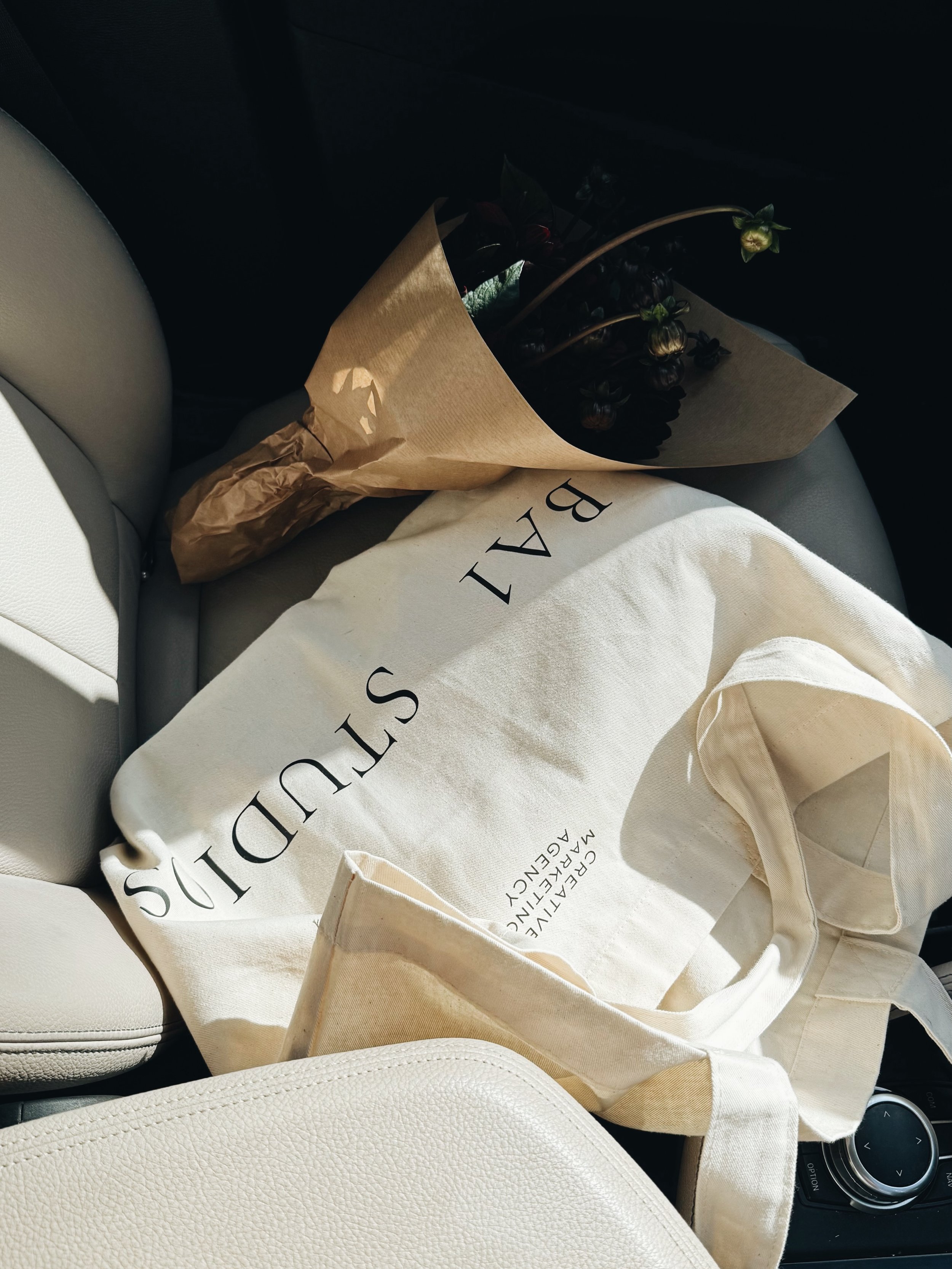 There&rsquo;s something about seeing branding in real life, beyond the screen&hellip;

#brandingagency #brandmarketing #creativemarketingagency #bathbusiness #independentbrands