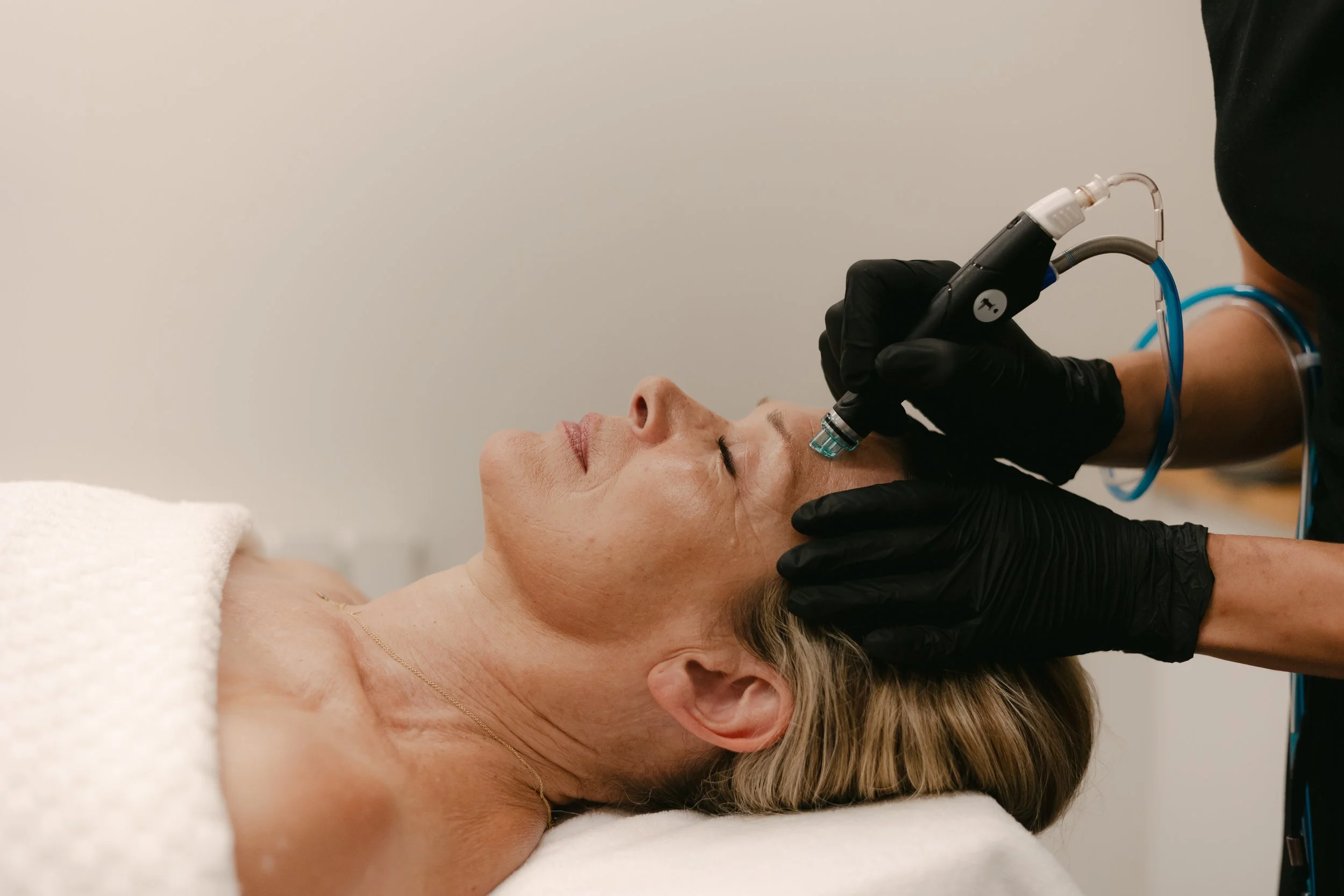 Enhance-Medispa-Aug-24-brand-shoot-stories-by-chloe-brand-photography-uk-122.jpg