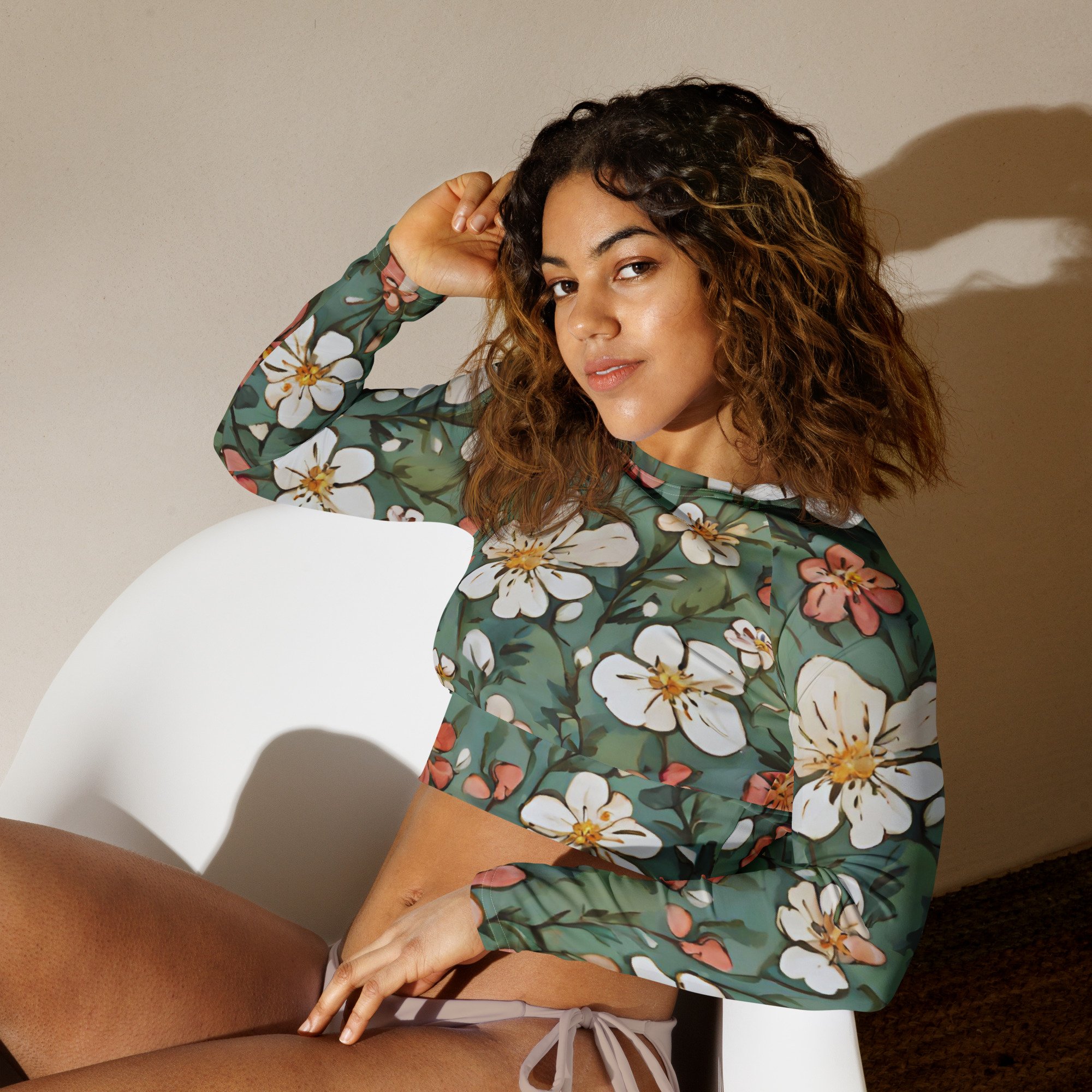 Olivia Long Sleeved Crop Top - Floral Design - Les Nymphes