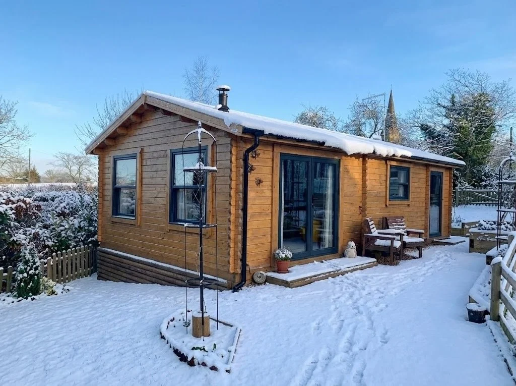 ❄️ Winter days are better in a Keops cabin ❄️

There&rsquo;s something magical about stepping into a warm, beautifully crafted garden room as the snow settles outside. Your snug retreat at the end of the garden are made for moments like this.

🔥 Ins