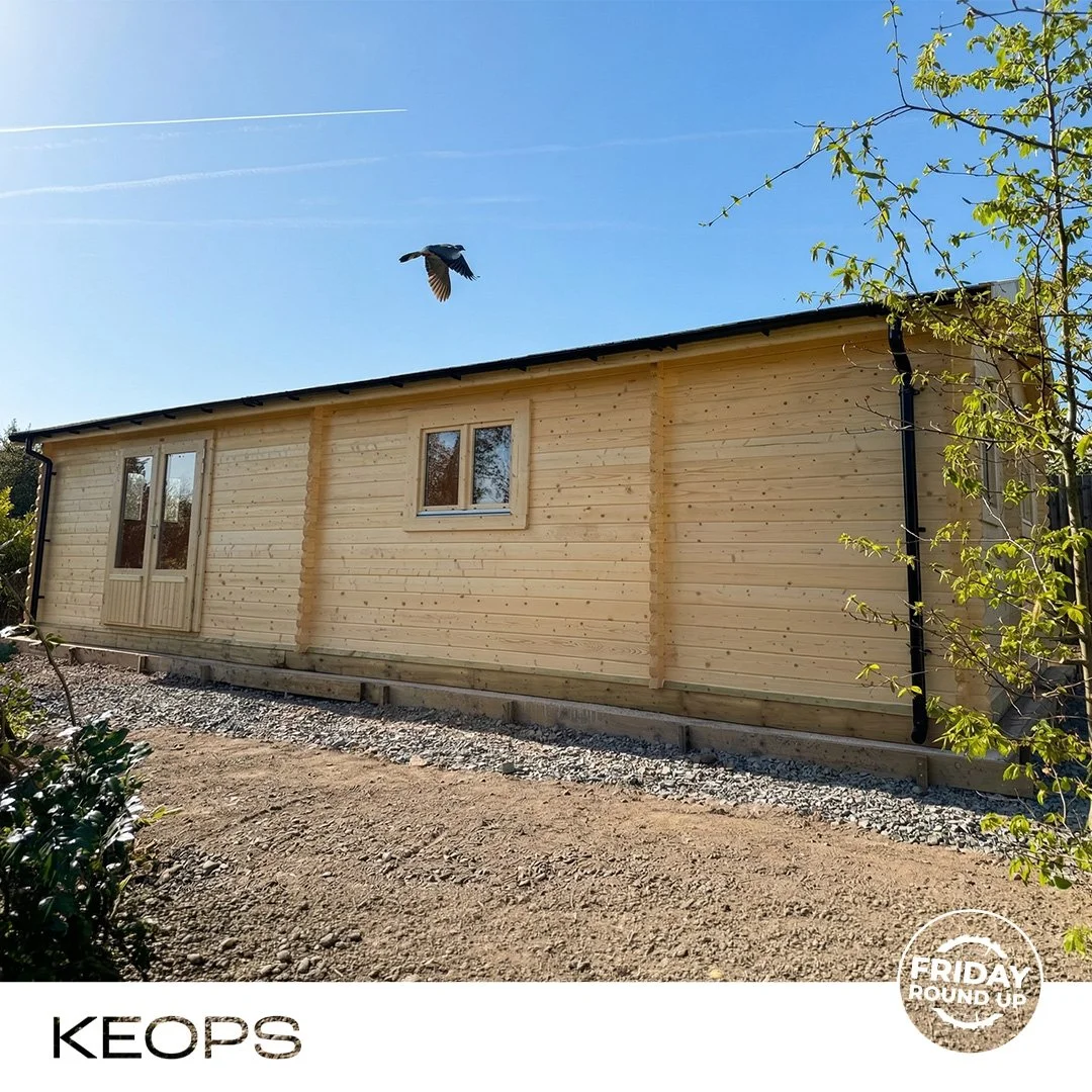 A well-balanced space designed for comfortable, everyday living🏡 

This 4.85m x 10m one-bedroom mobile home was assembled in Hereford, offering a smart layout that makes the most of every area, from a generous bedroom and separate utility to an open
