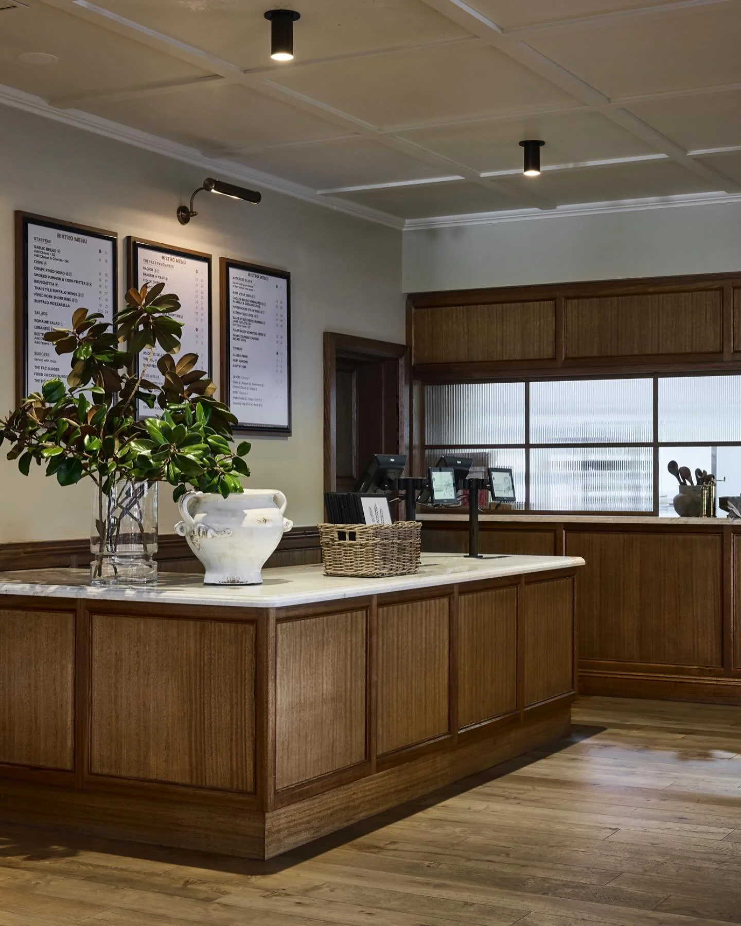 WILLIAM FARRER HOTEL // Bistro POS &amp; Pass 🤎

Design: @caswell_group 
Build: @matt_gow_constructions GoWise Commercial 
Joinery: @meredithjoinerydesign 
Project Managment - @beck_pm_ 
Lighting: @curiouslabs_ 
Styling: @chloesimpsonstudio 
Photogr