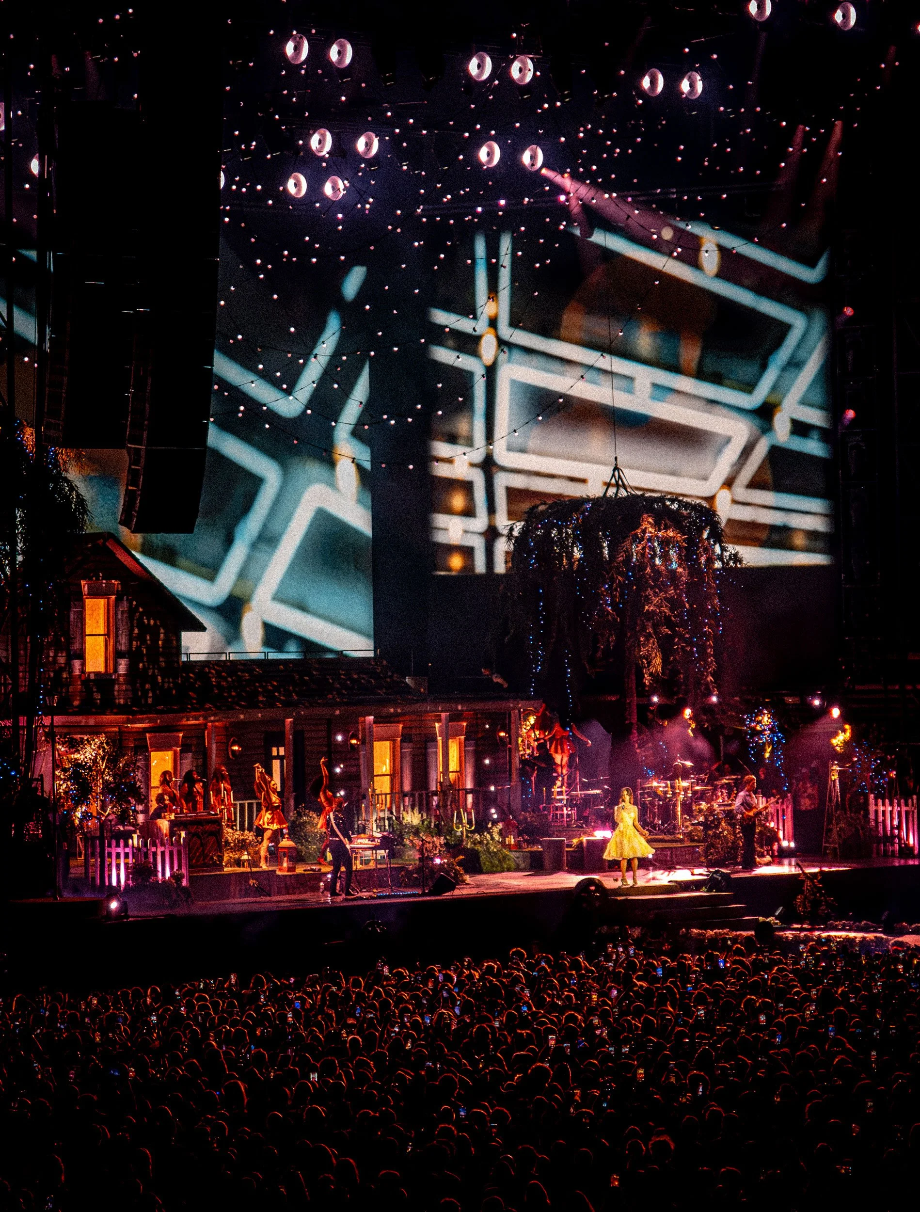 The best digital point and shoot camera for concert photography in 2026