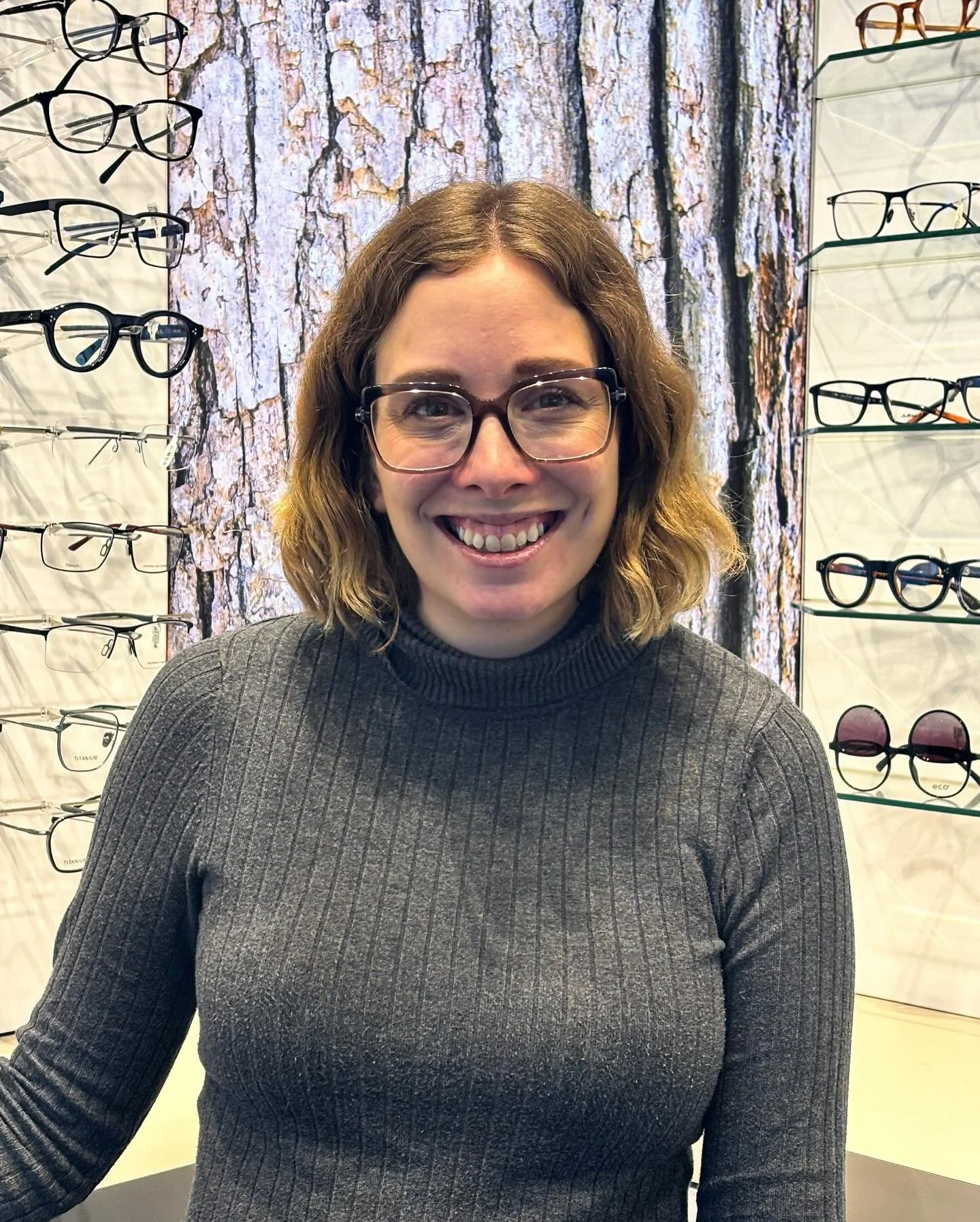 The new SEIKO SRC Road lenses are a game changer for night driving! 🌙

Beth has been trying out her new lenses designed specially for clearer, more comfortable vision at night. 🌃

Night driving can be tricky &mdash; glare, bright headlights, and lo