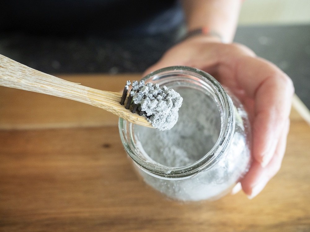 GrnLivAus-Tooth-Powder2809220223-resized-for-Blog.jpg
