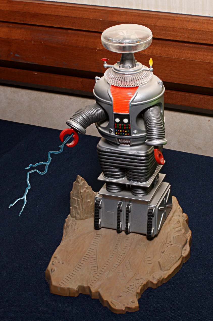 B-9 Robot by Tom Pulliam