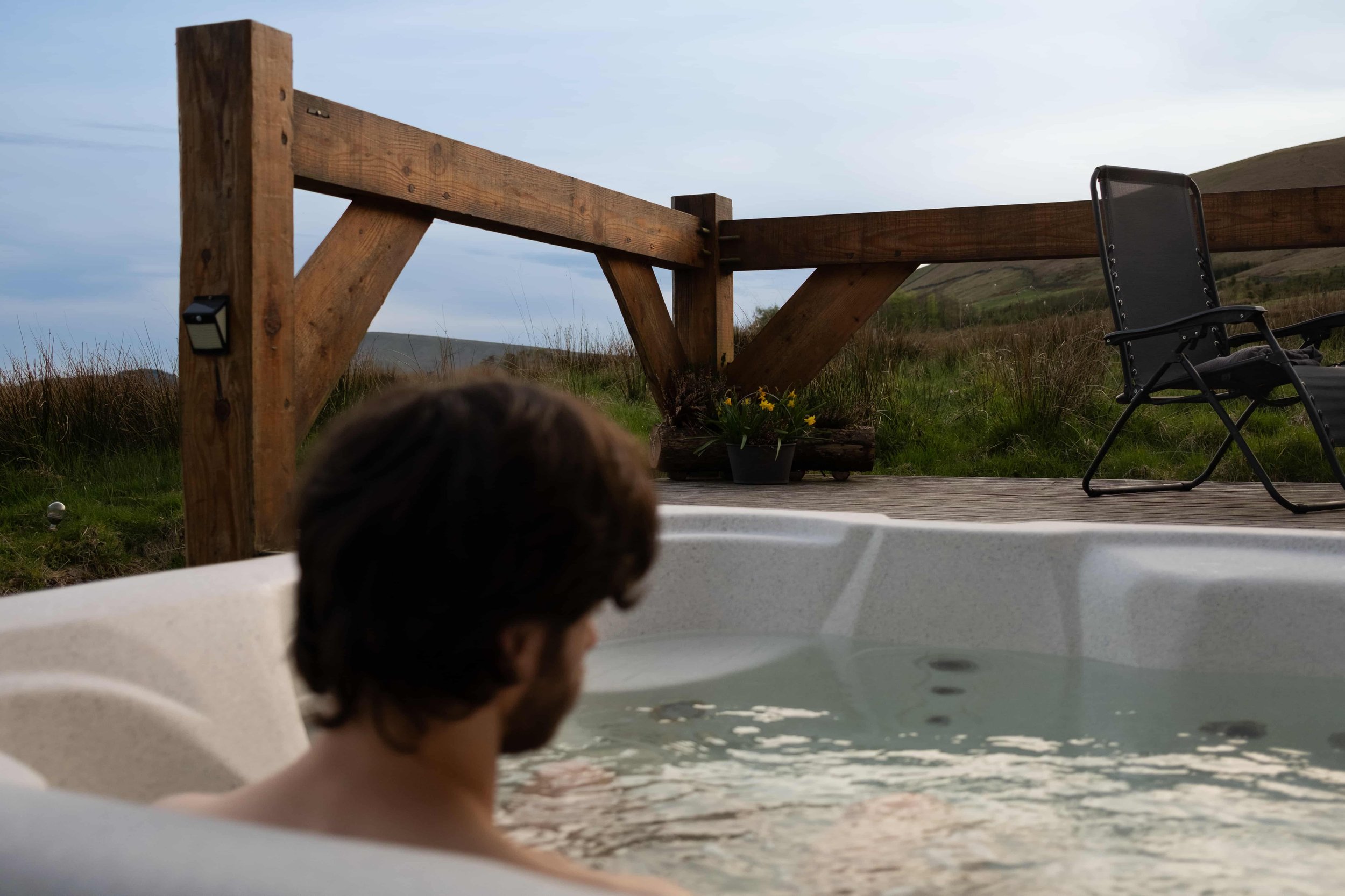 3 - Rest Cabin - Hot Tub.jpg