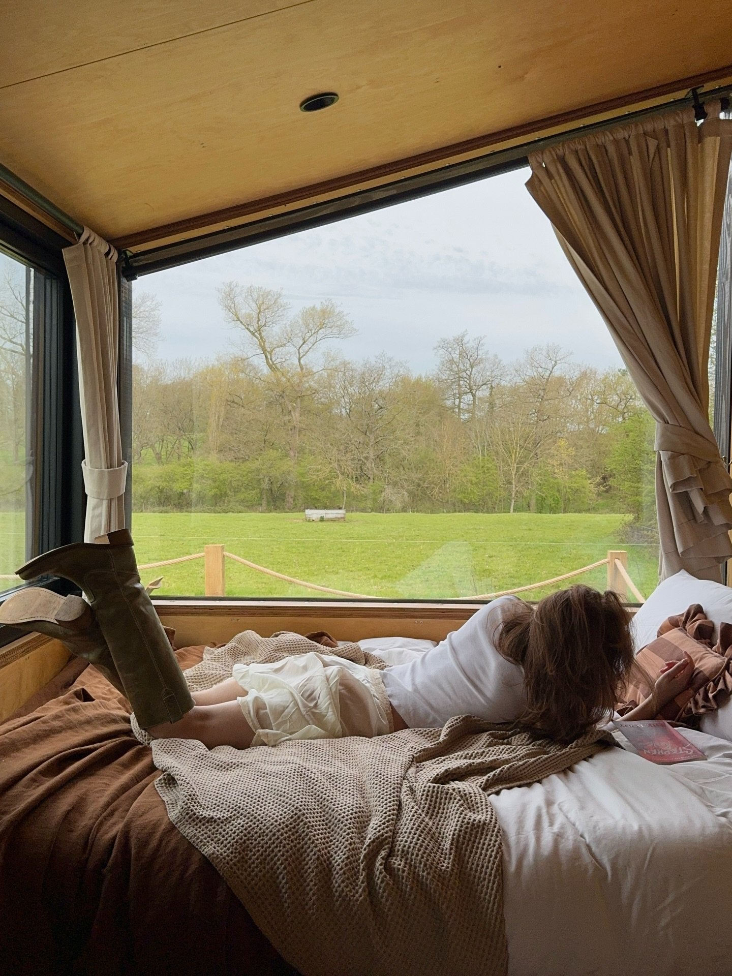 Spring in the countryside with @fayeomm 

📍 Reconnect cabin, Hertfordshire