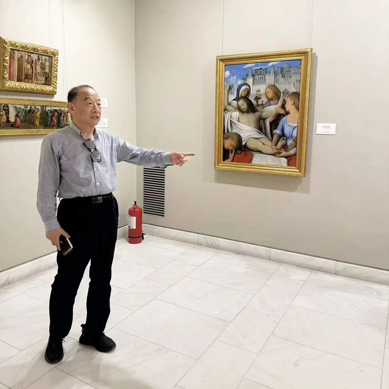 Exploring the National Museum of Romanian Art: an insightful interview at the entrance, Rubens' masterpieces on display, 15th-century oil paintings, and a stunning portrayal of Catherine by a Russian artist. Captured a moment with Rodin&rsquo;s sculp