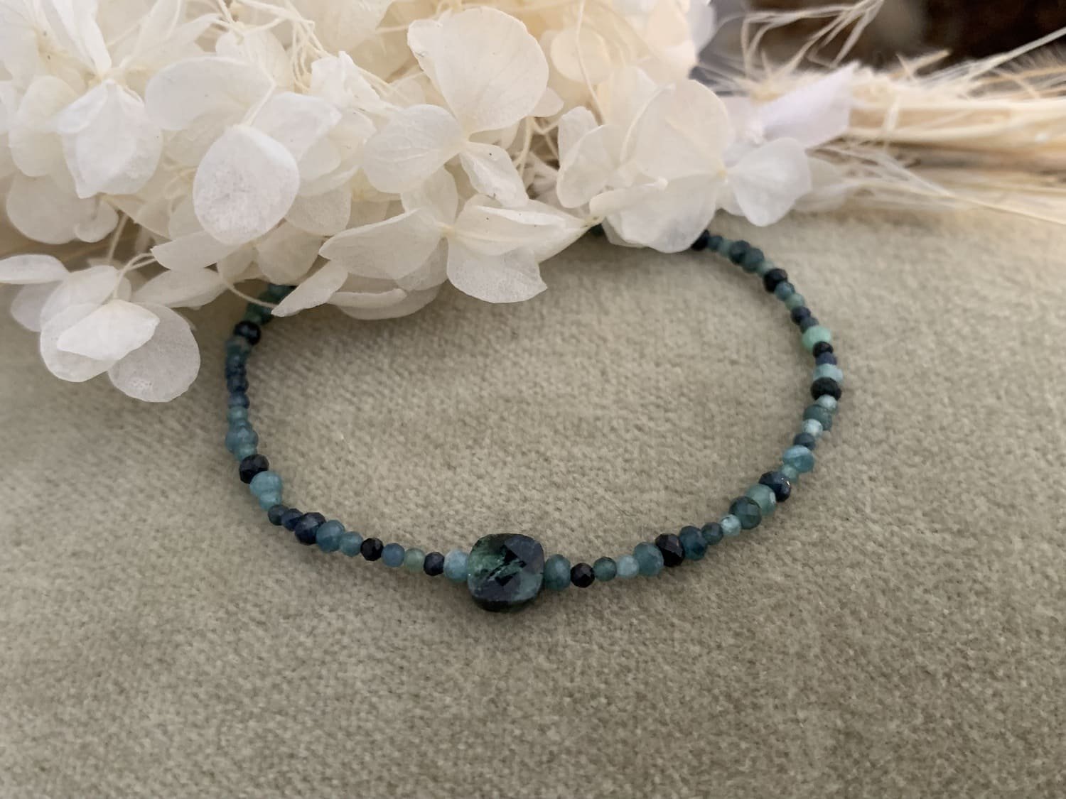 Bracelet en pierres naturelles Tourmaline bleue et Rubis zoïsite