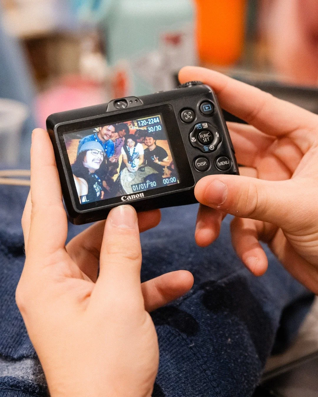 Trinity: I brought my digicam. Do you wanna use it?

Us: Say less.

📸 #Samsung WB150F