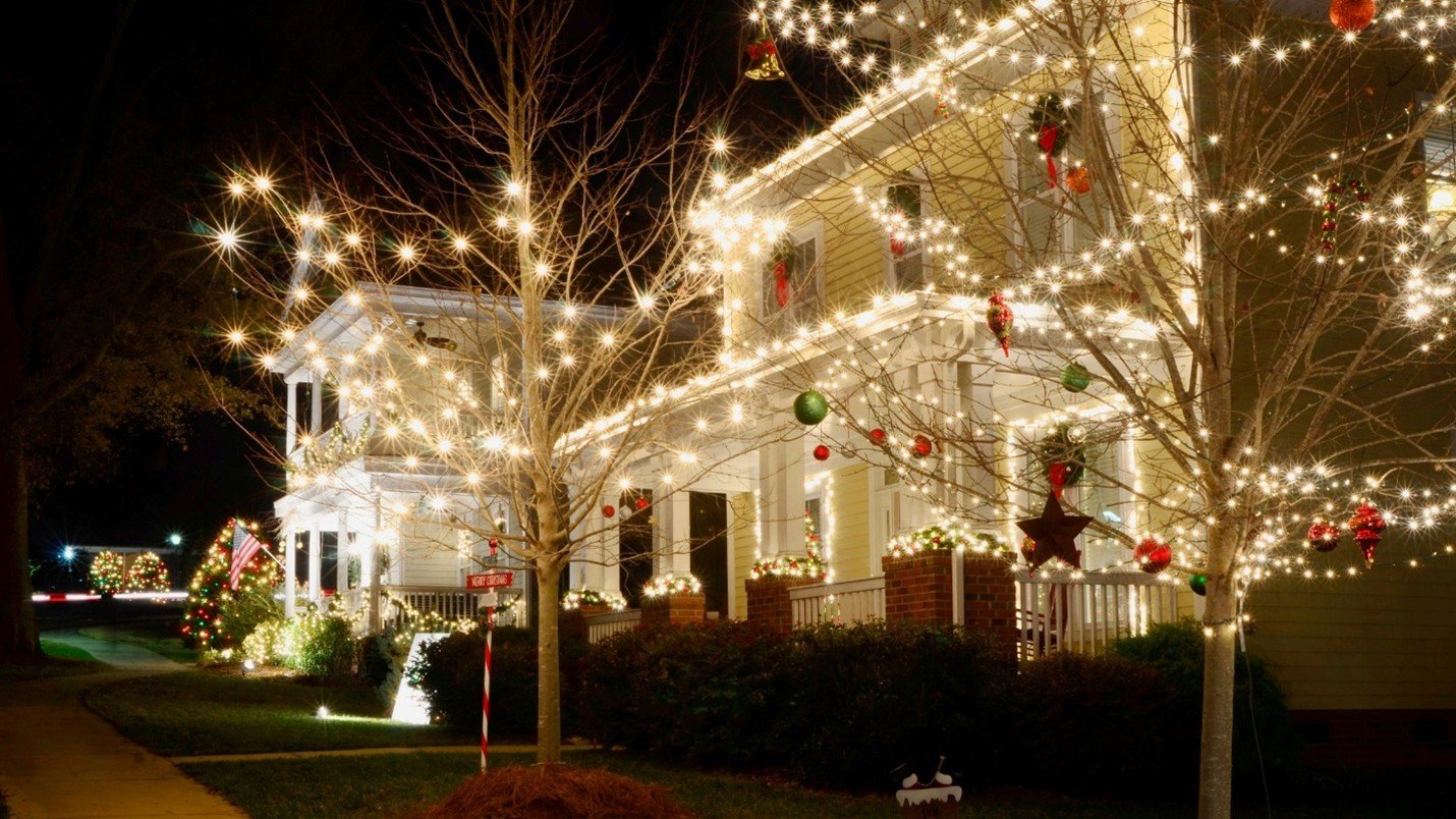 How Can a Holiday Lighting Company in Lee's Summit Brighten Your Home for the Season?