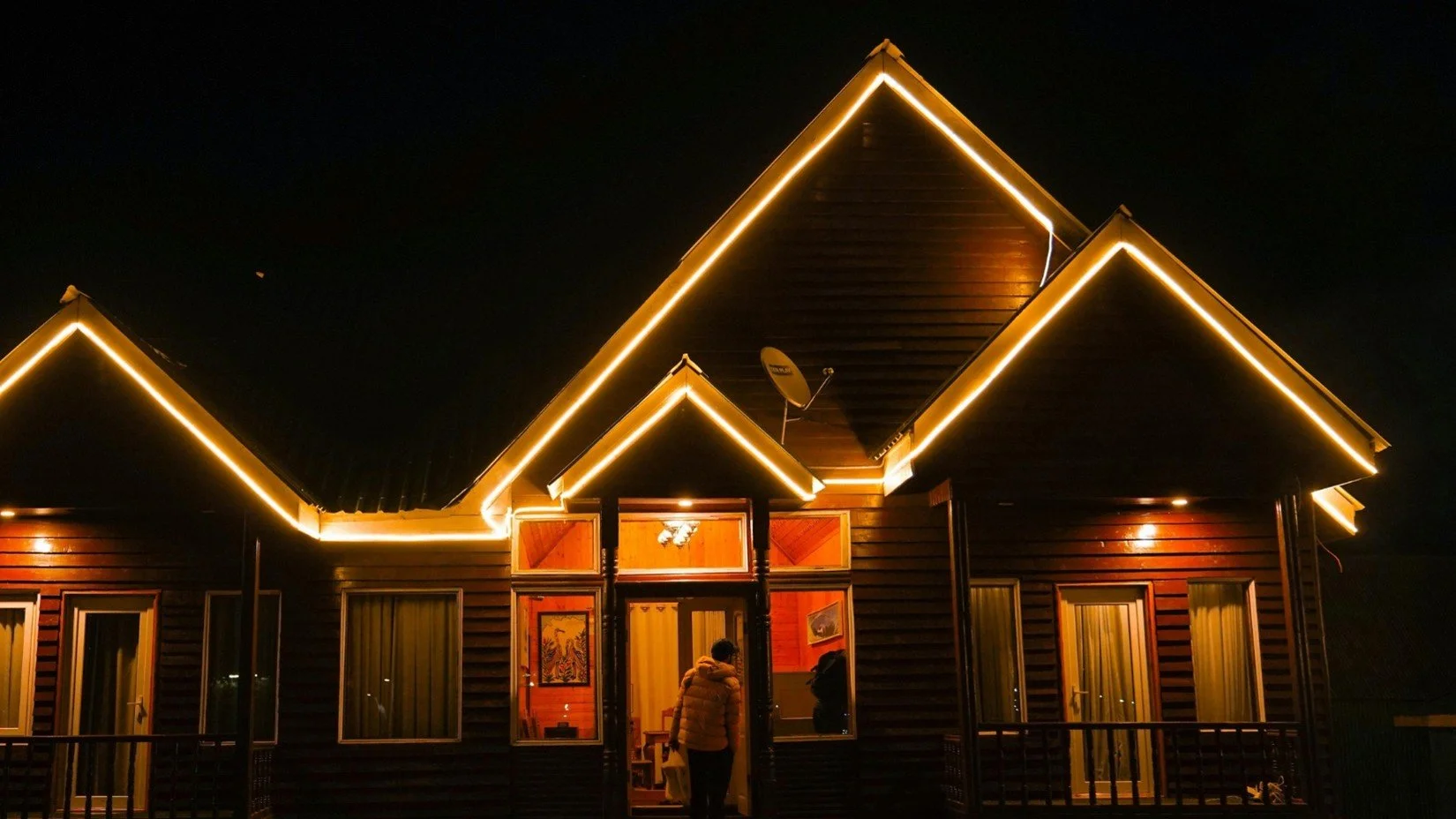 What a Professional Landscape Lighting Company Can Do That DIY Can’t