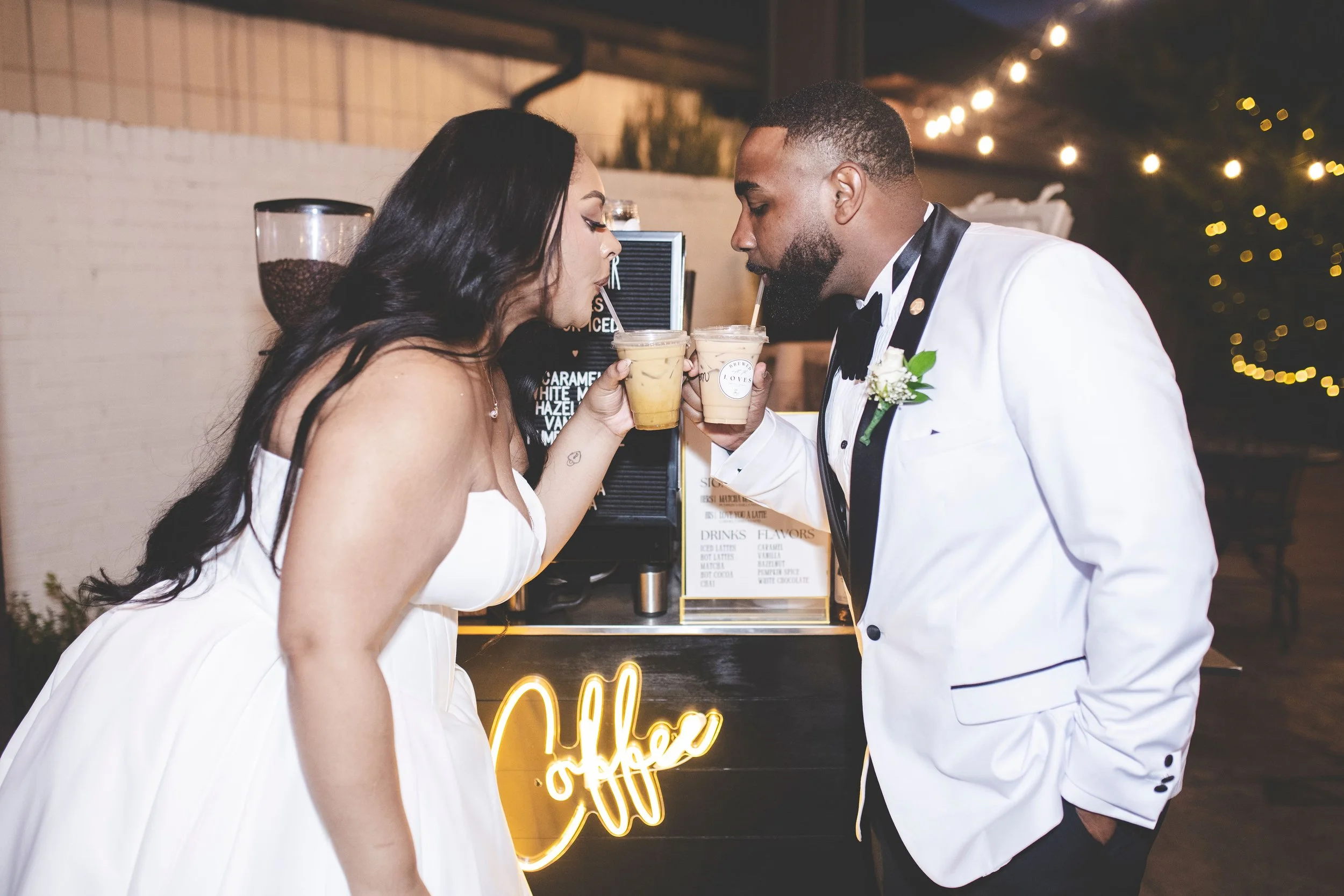 Couples want to drink our coffee! 