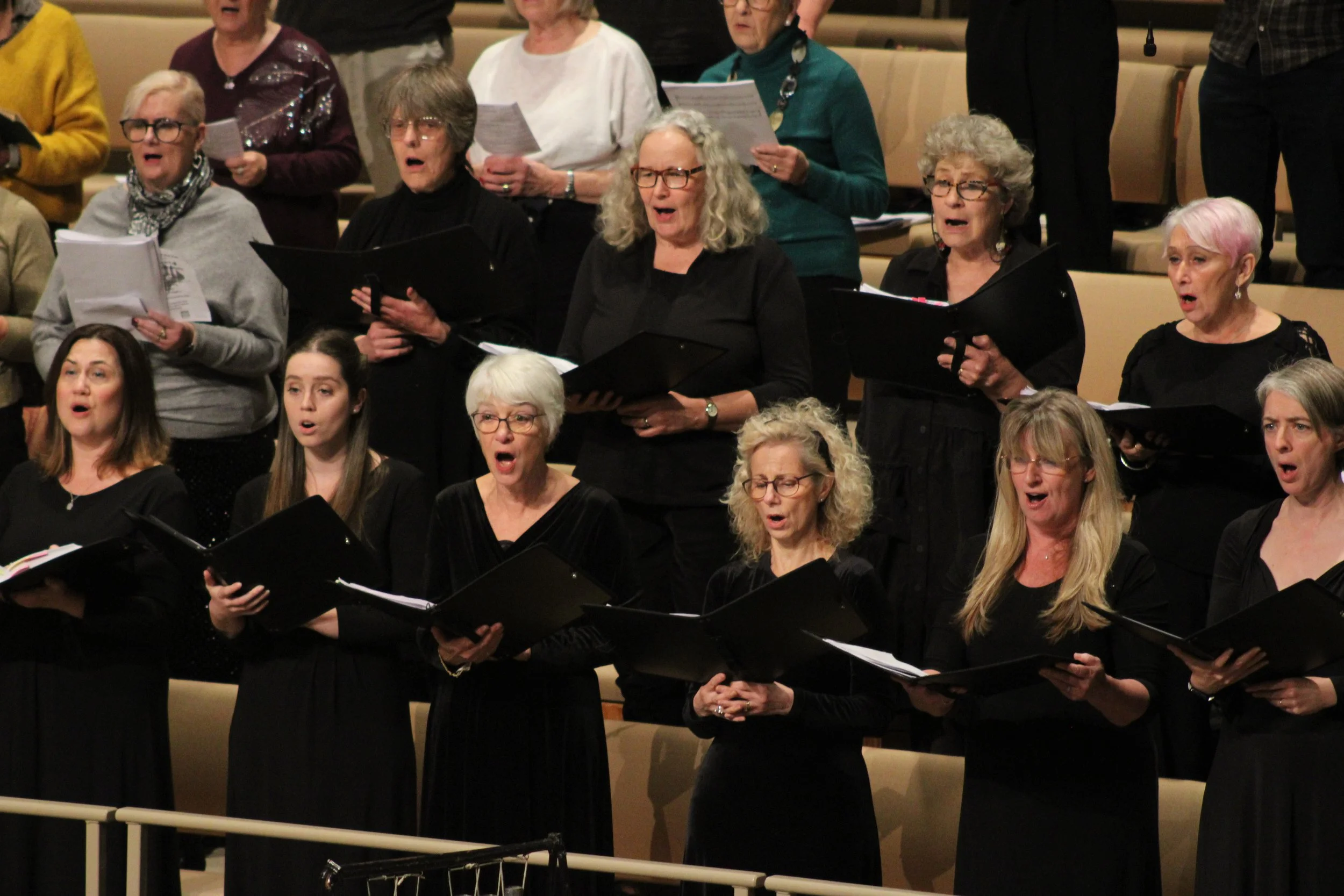 Close-up choir centre.JPG