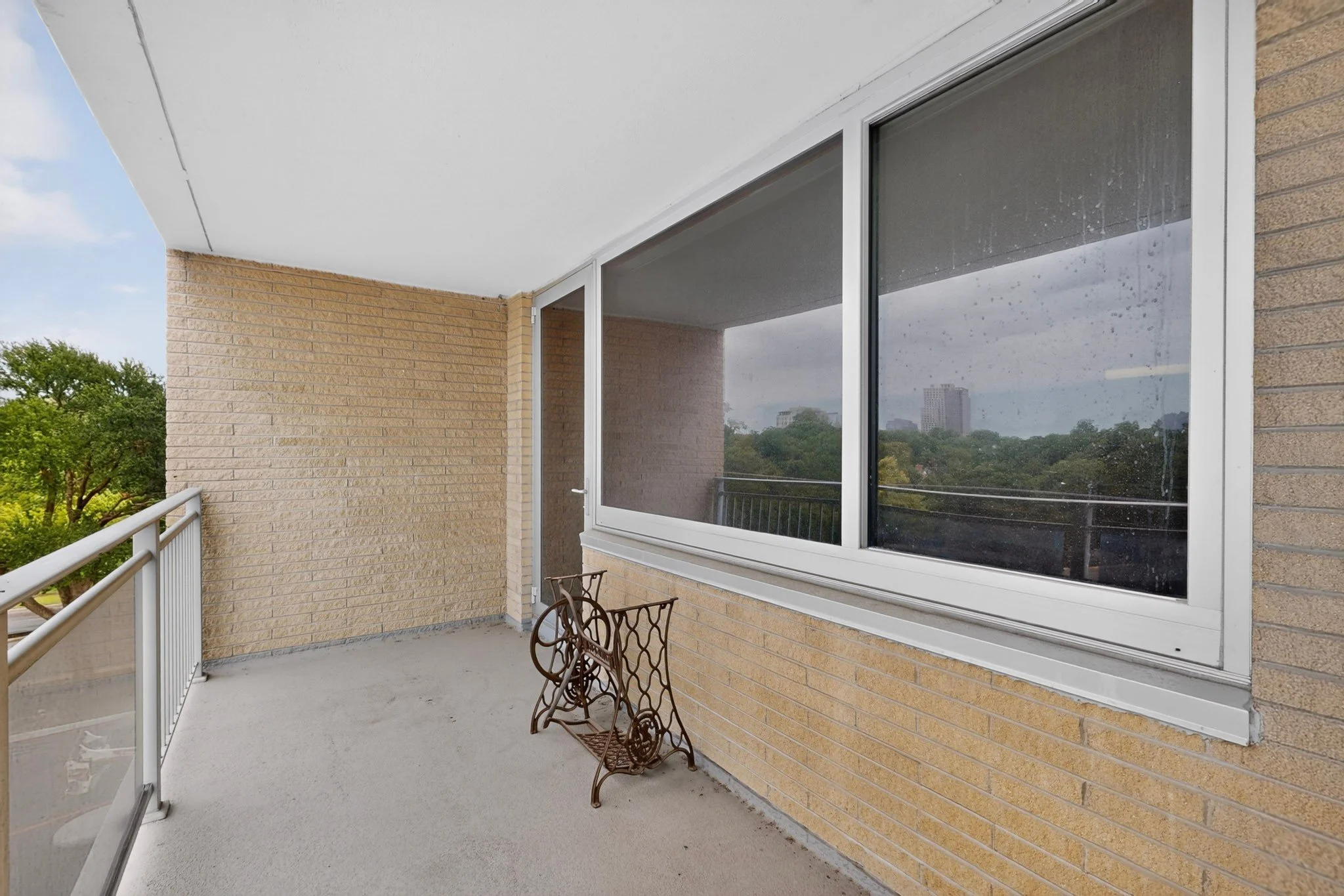 ModernestRealty-3883-turtle-creek-blvd-027.jpg