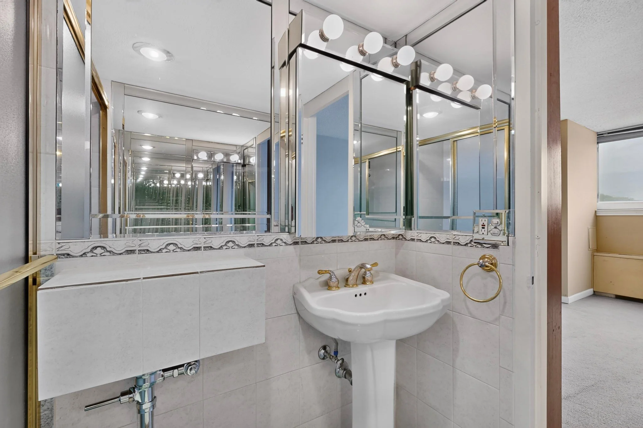 ModernestRealty-3883-turtle-creek-blvd-022.jpg