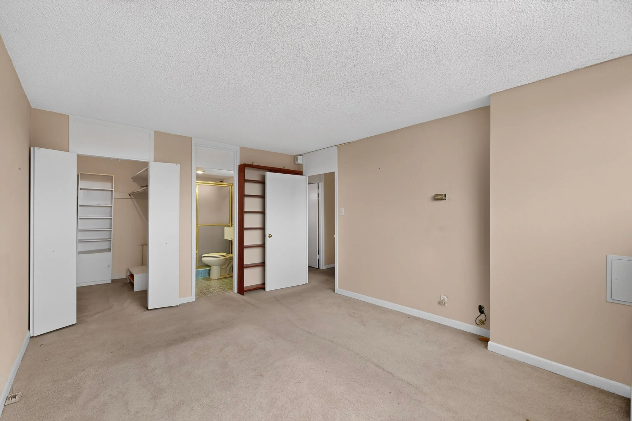 ModernestRealty-3883-turtle-creek-blvd-019.jpg