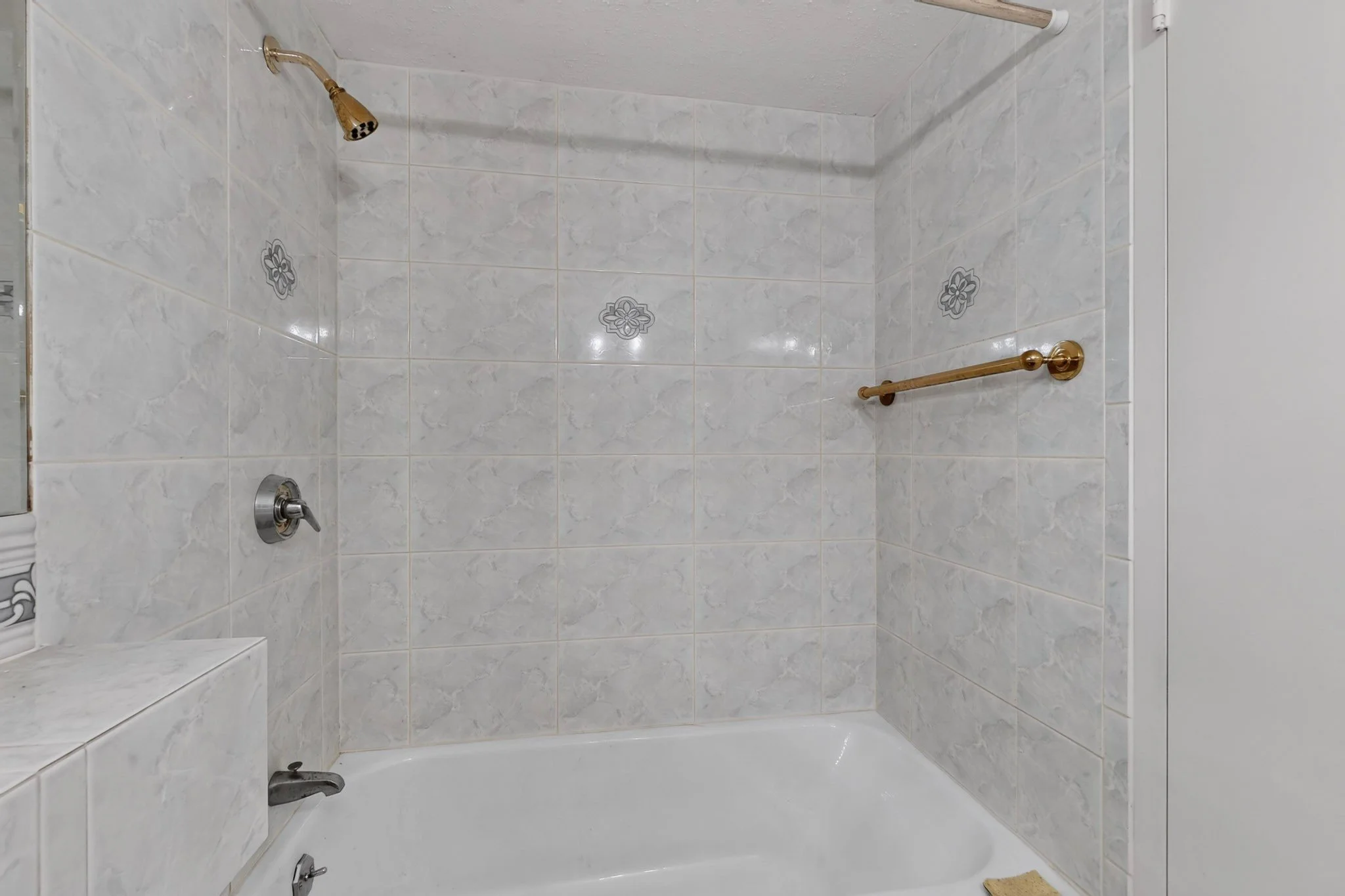 ModernestRealty-3883-turtle-creek-blvd-026.jpg