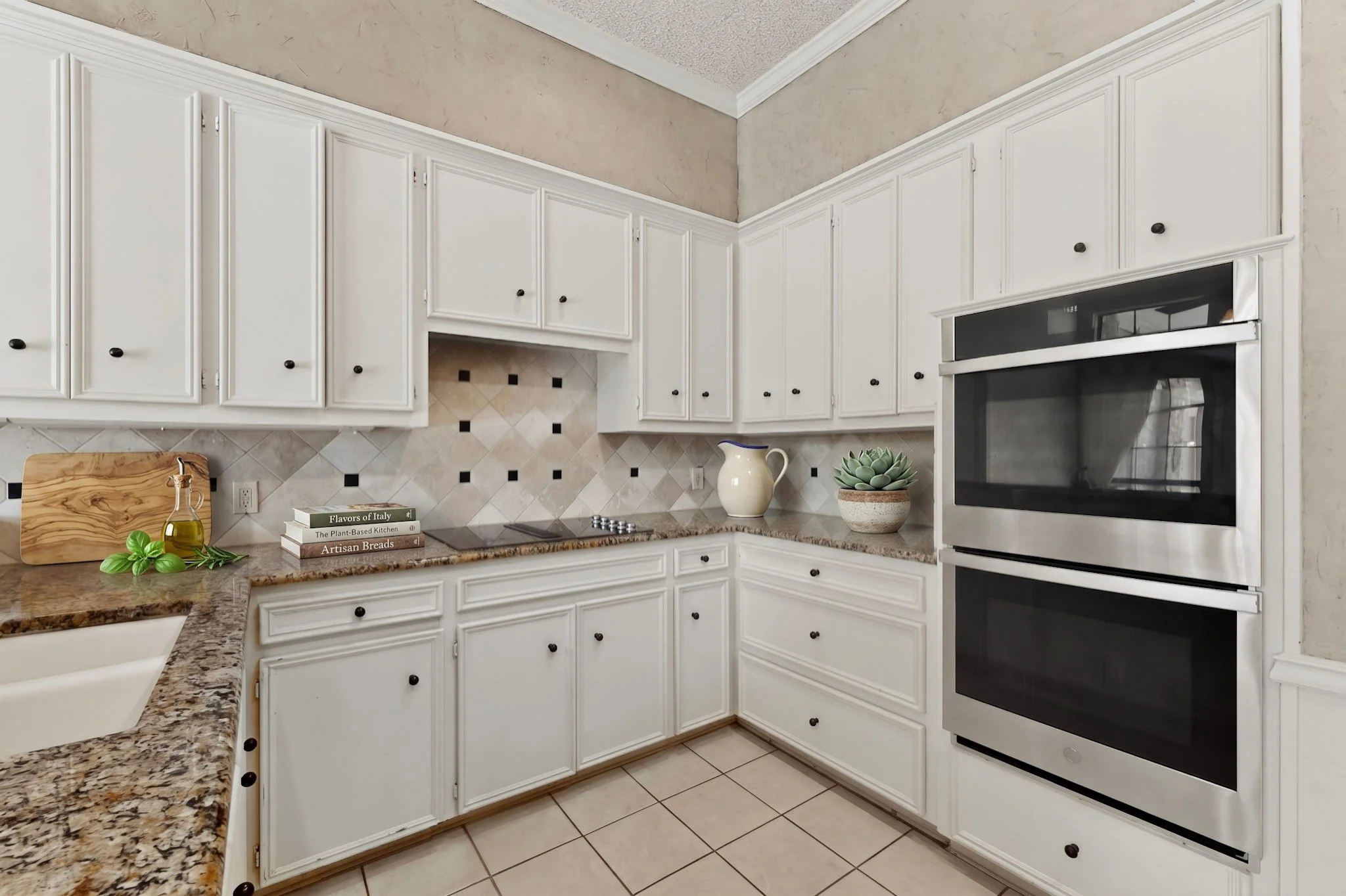ModernestRealty-14015-highmark-square-011.jpg