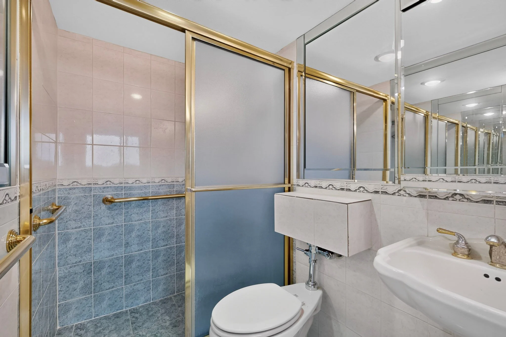 ModernestRealty-3883-turtle-creek-blvd-021.jpg