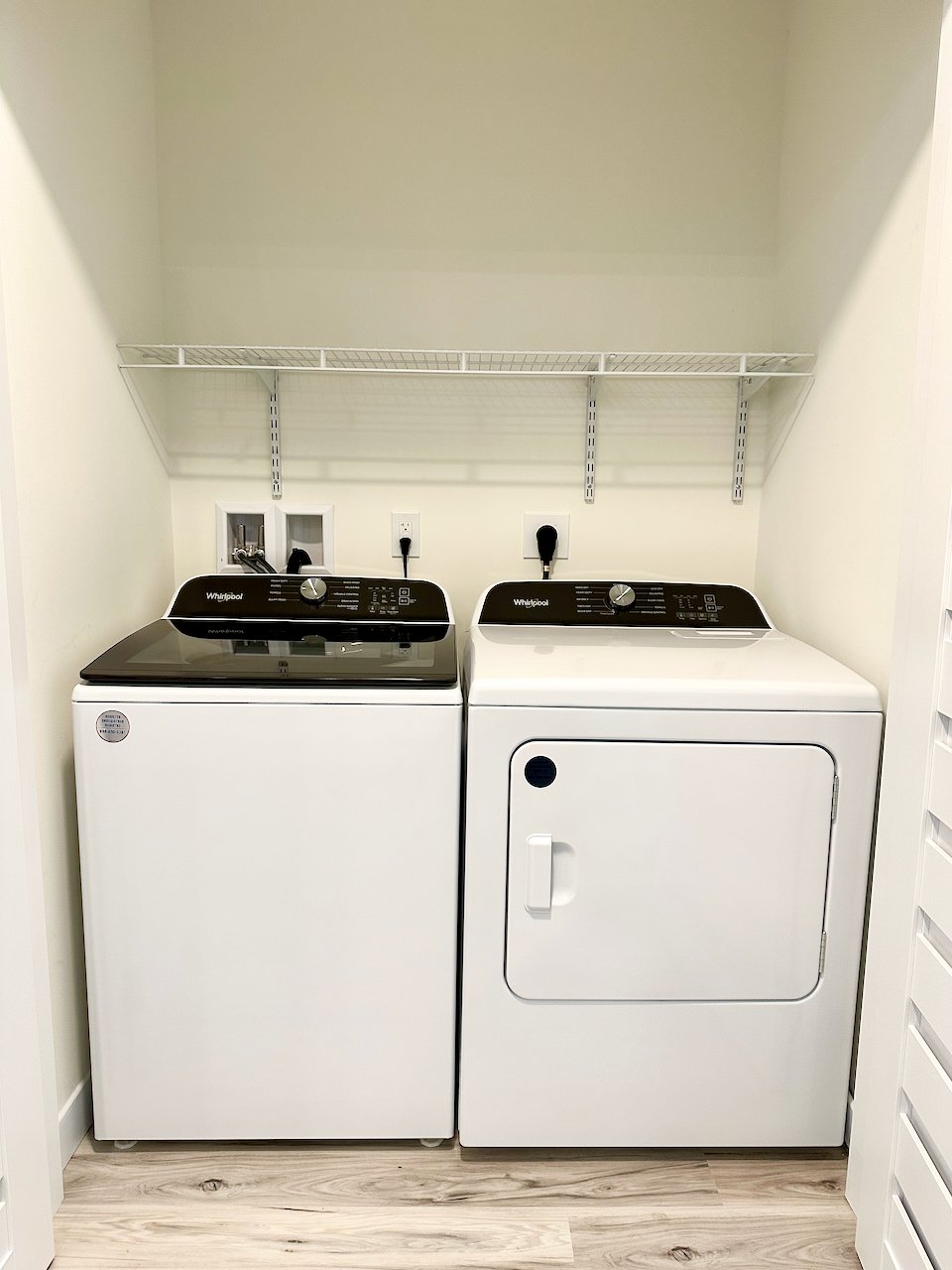 Scarlet - 1 Bedroom (Grey Color Scheme)