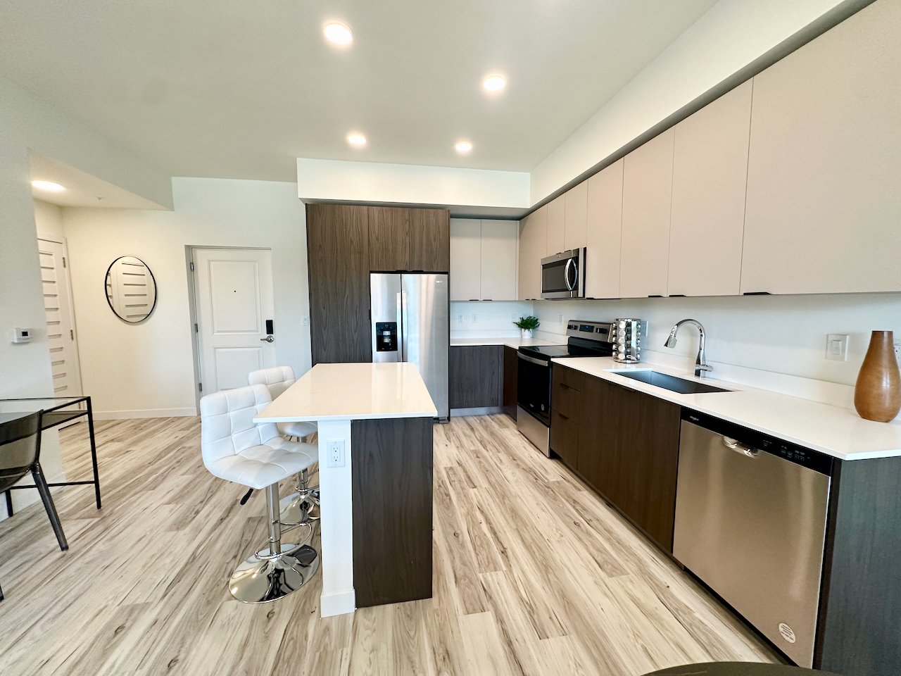 Scarlet - 1 Bedroom (Grey Color Scheme)