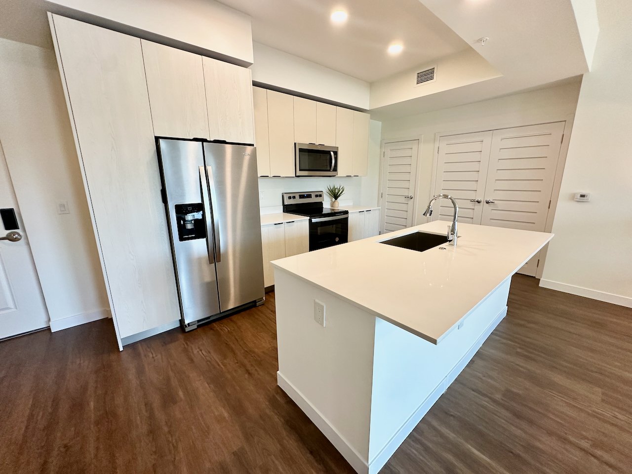 Magnolia - 2 Bedroom (Espresso Color Scheme)