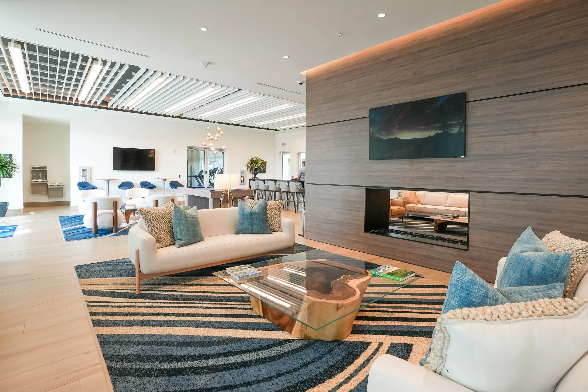 RESIDENT LOUNGE