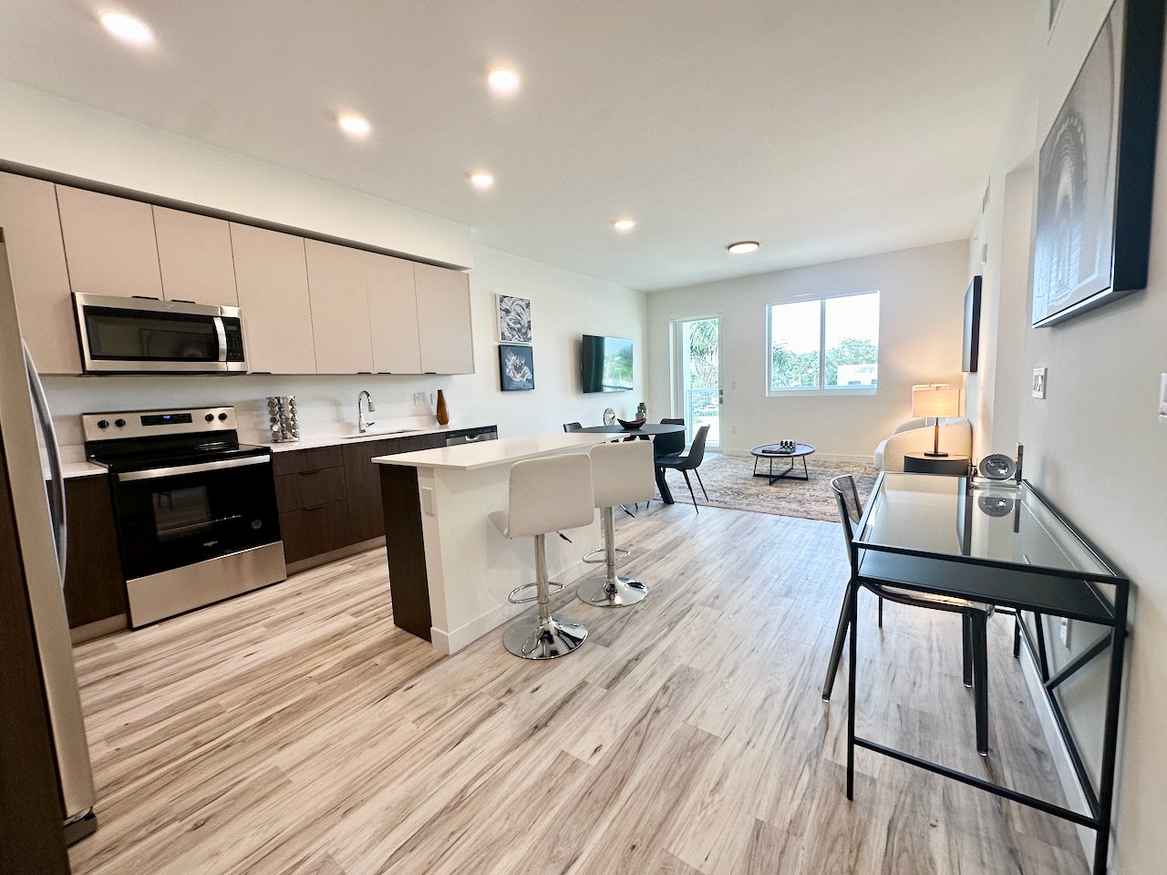 Scarlet - 1 Bedroom (Grey Color Scheme)