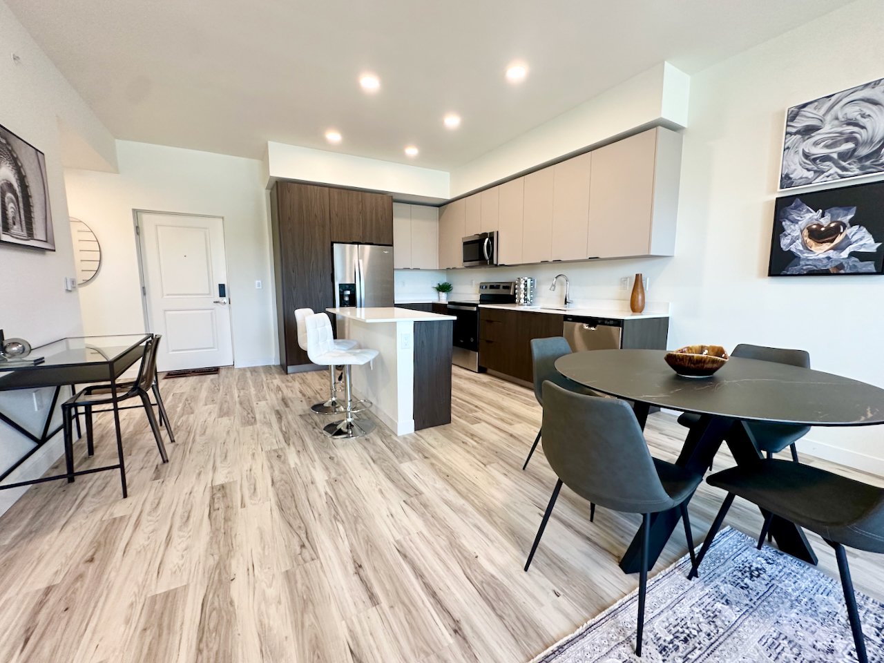 Scarlet - 1 Bedroom (Grey Color Scheme)