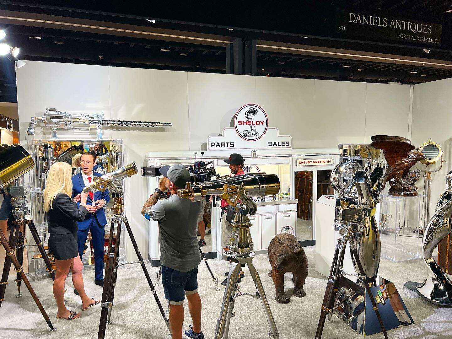 Today at the Palm Beach Antiques show; National TV shooting at our booth!
DM us your email address if you would like complimentary tickets to the show. See you there!
&bull;
#danielsantiques #palmbeachantiqueshow #antiques #vintage #shelby #louisvuit