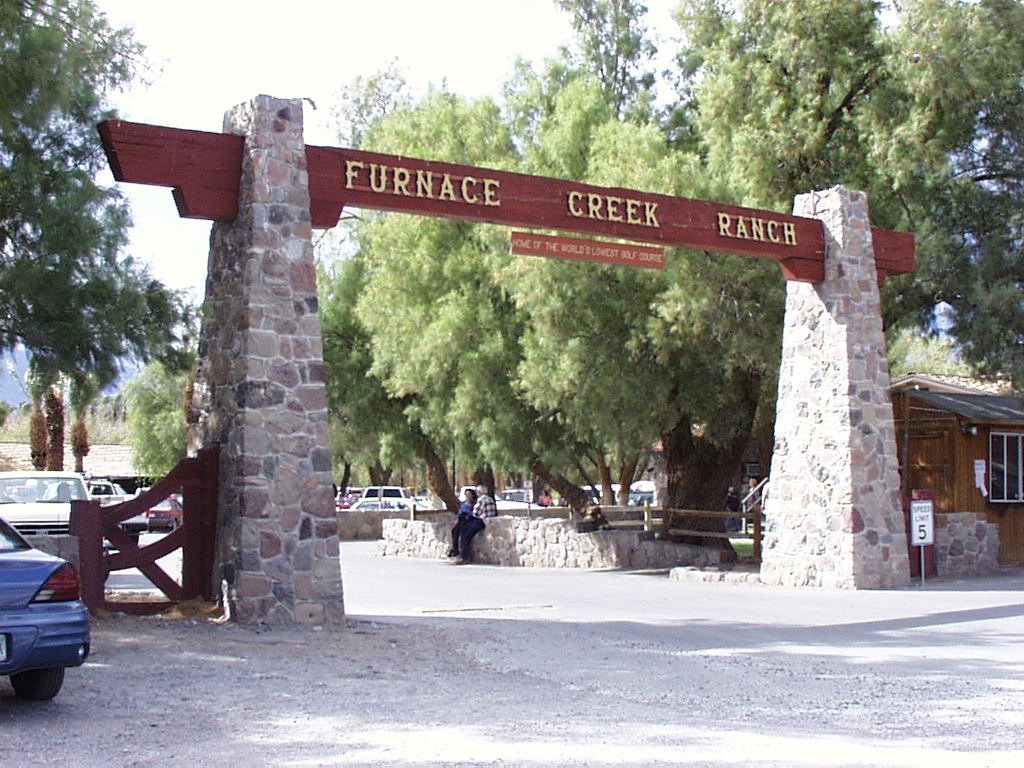 Furnace_Creek_Ranch_Entrance.jpg