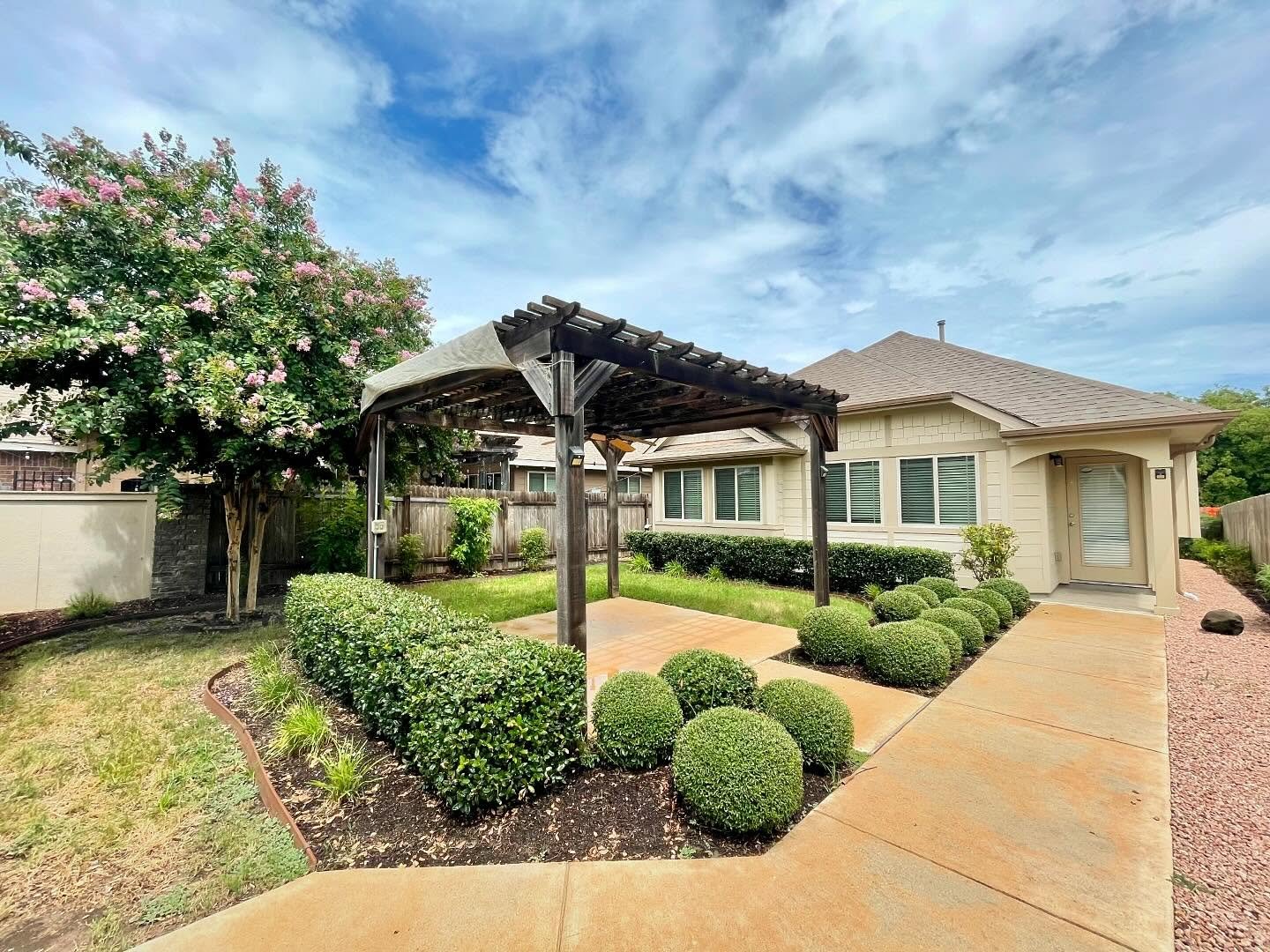 ✨LEASED ✨ Feature Friday! Today&rsquo;s featured lease listing is 718 Silo Street in Blanco Vista. The private courtyard has a cozy pergola and the landscaping is incredible. The statement sliding glass door leads to the back patio with a beautiful v