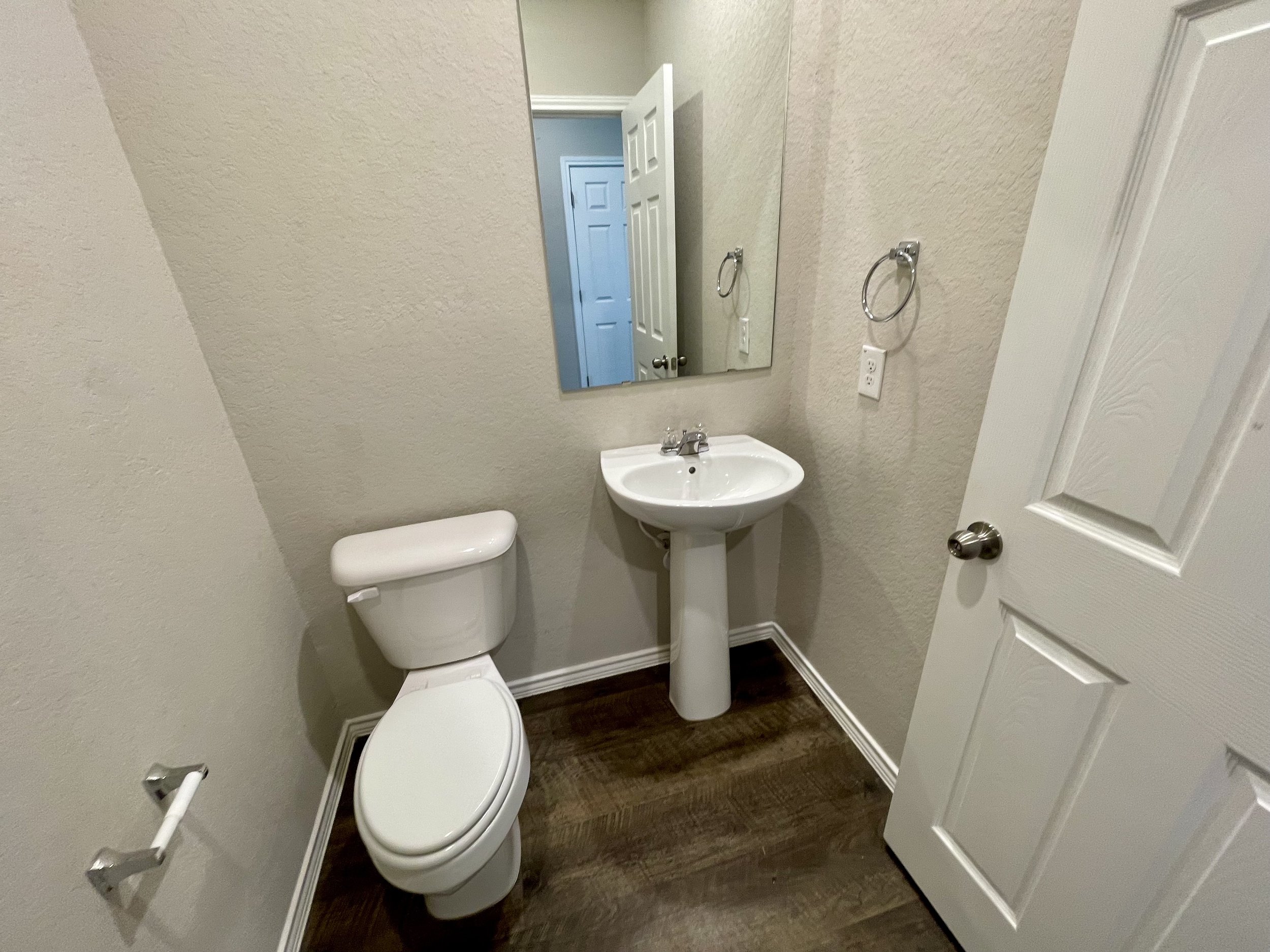 Powder bath downstairs