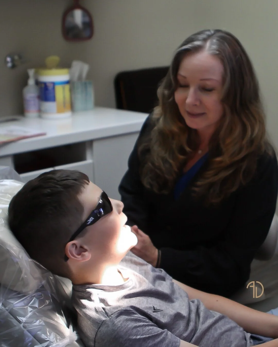 Compassionate hearts, caring hands, and smiles that brighten up the room - our dental hygienists 💙⁠
⁠
They are more than just oral care experts; they are genuine caregivers, ensuring your dental experience is as comfortable and pleasant as can be! ?