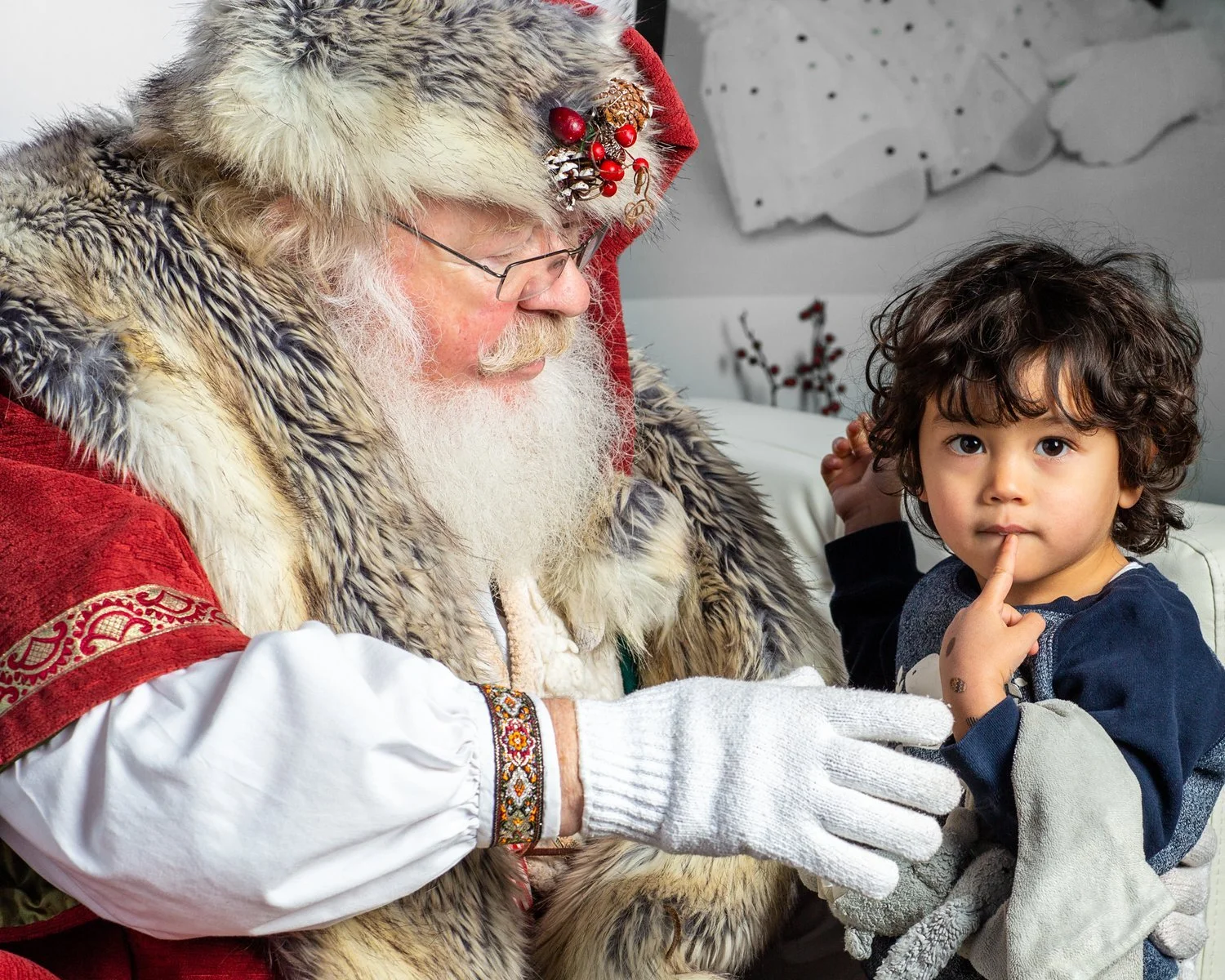 Santa-Photos-Seattle-Smallish-christmas-photo-studio-11.jpg