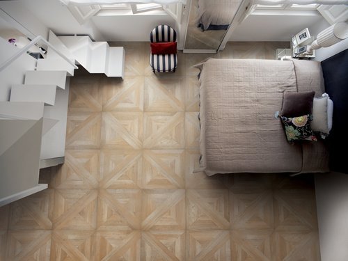 mansion-wood-look-tiles-bedroom.jpg