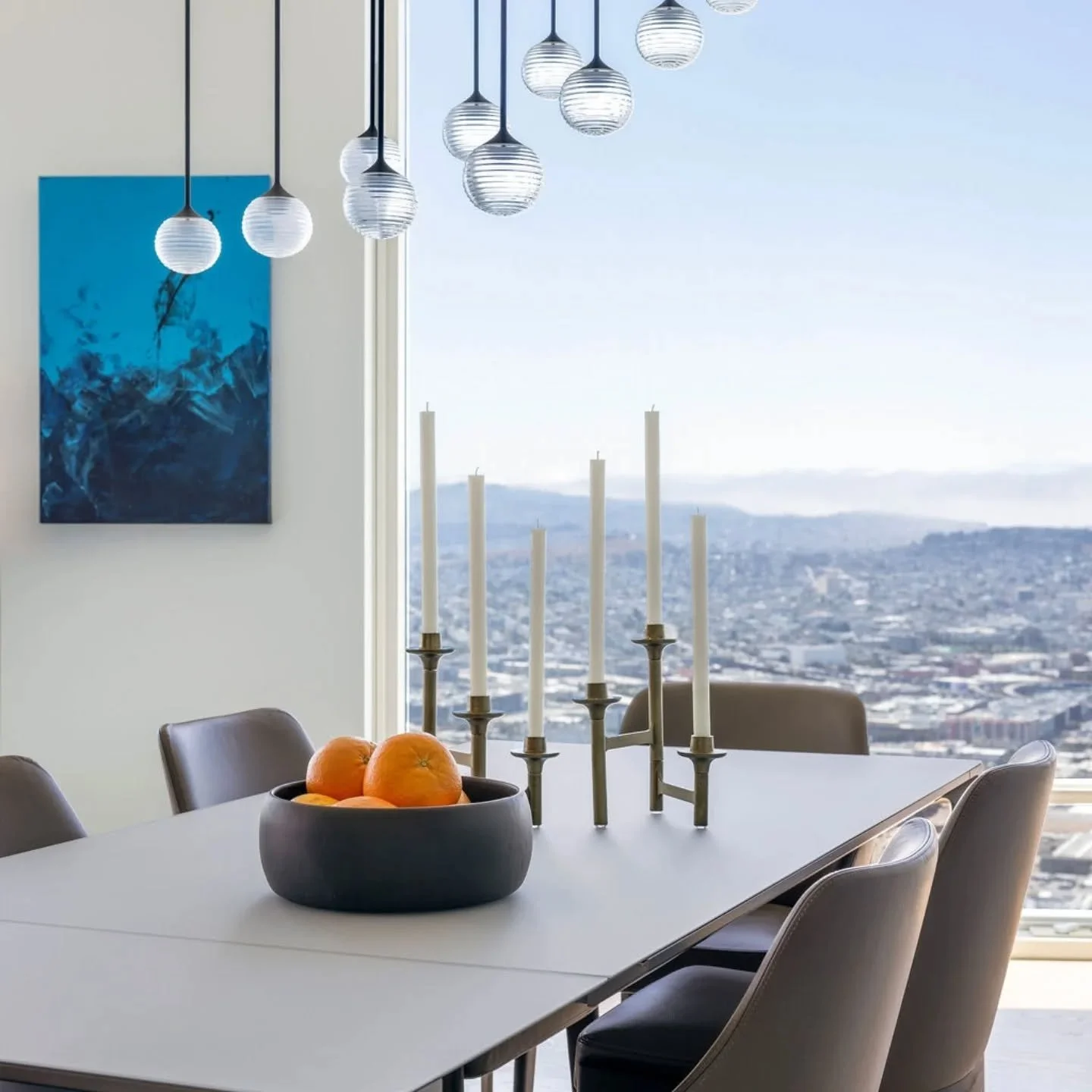 ✨ BEFORE &amp; AFTER: San Francisco High-Rise Reimagined✨

High above San Francisco, we created a transformation that's pure light and modern elegance.

From heavy and cluttered to breathtaking and airy. Swipe to see the dramatic difference: a new pa
