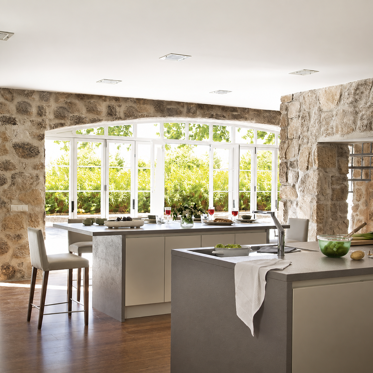 Isolina Mallon Interiors.kitchen_remodel.stonewall00002.png