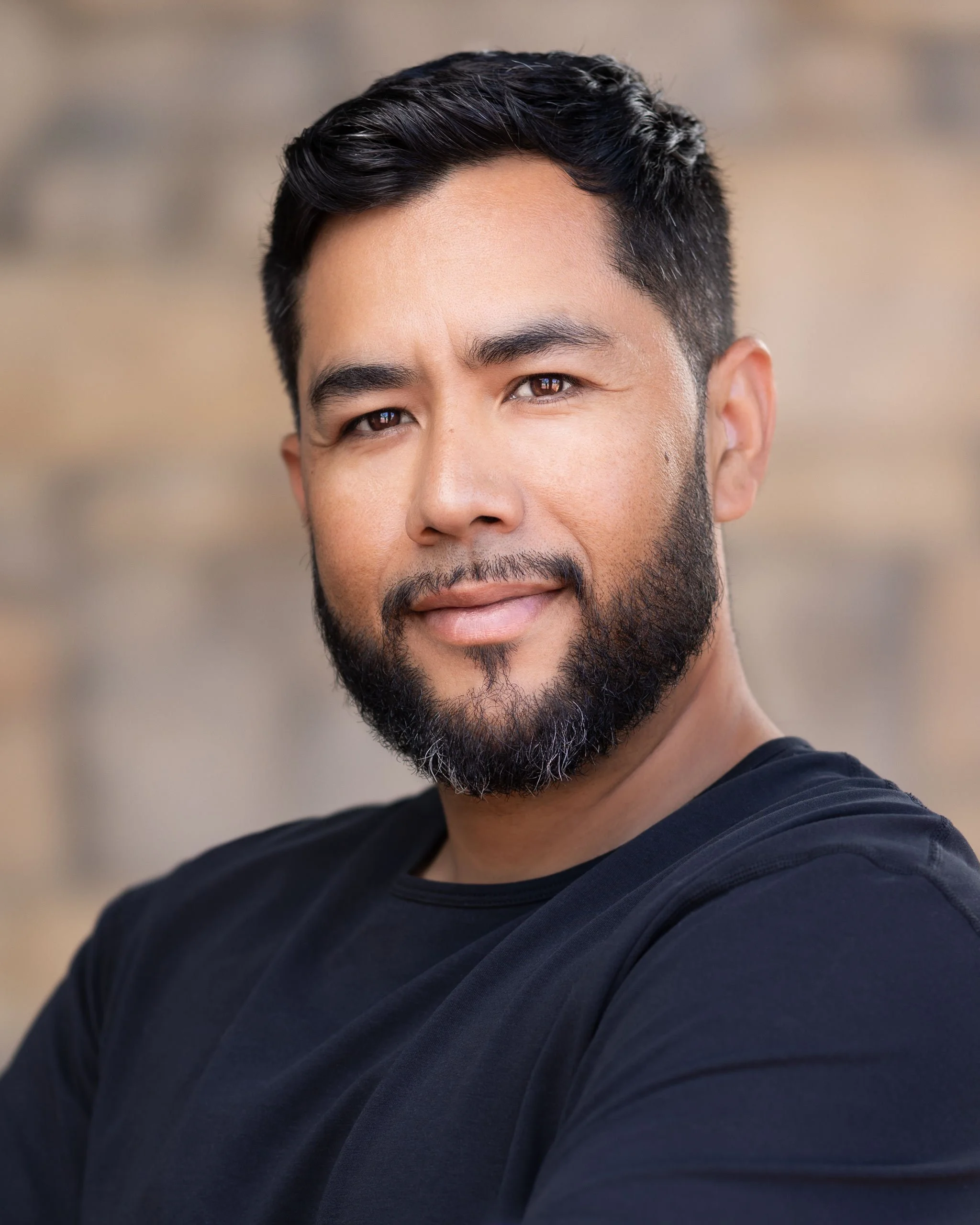 Octavio-Headshots_01.jpg