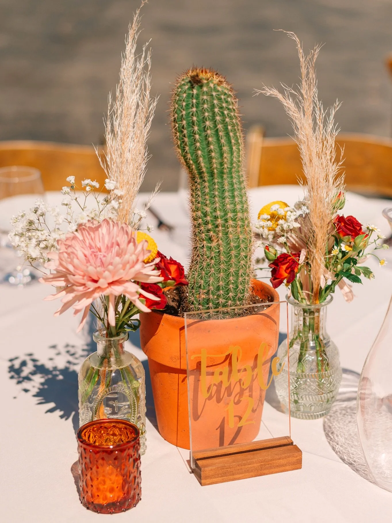 ✨🌵These pretty and prickly center pieces were the perfect vibe for Brooke + Clay&rsquo;s warm-weather, Boho wedding day! 🌵✨