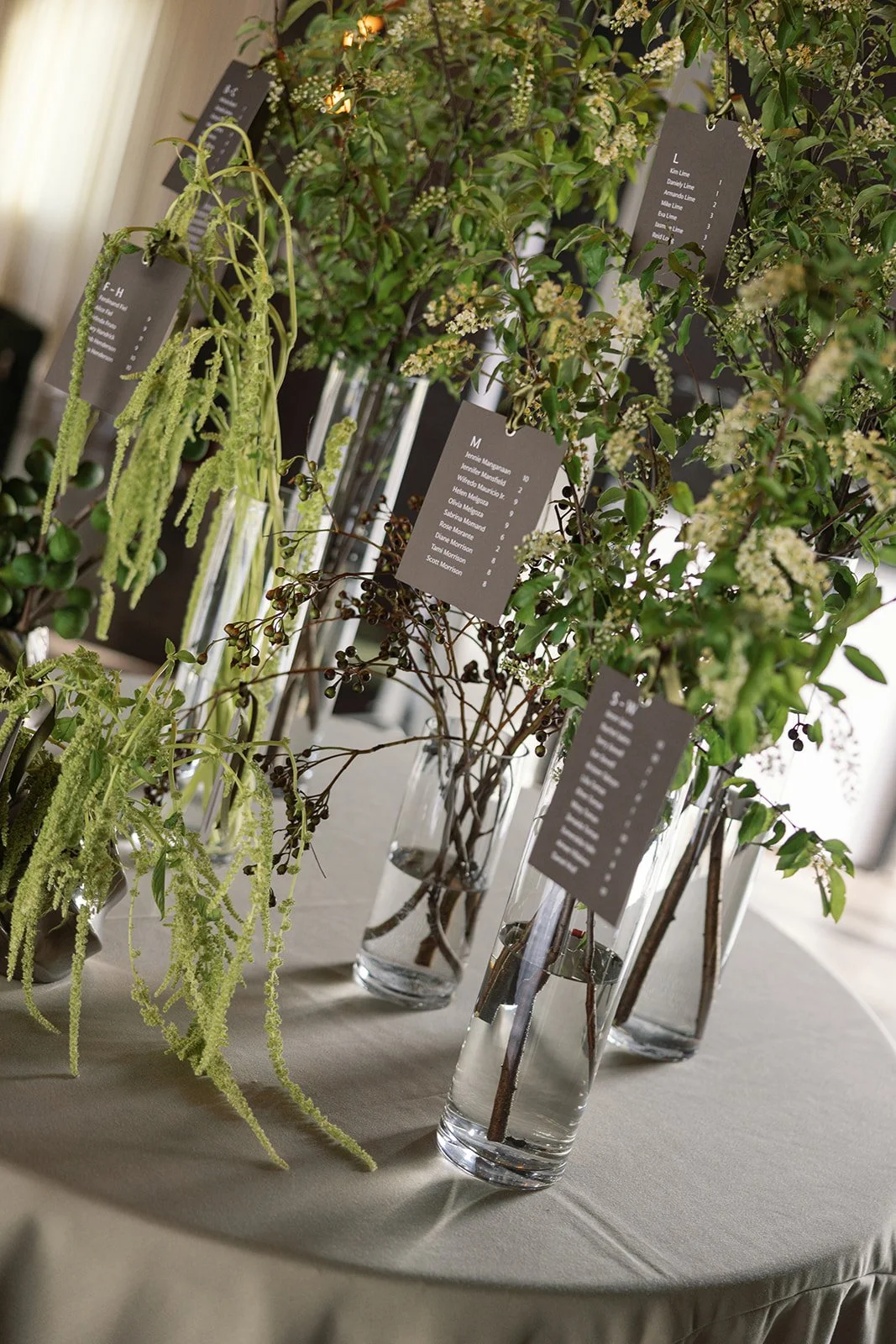 mountain-vineyard-wedding-reception-florals-01.jpg