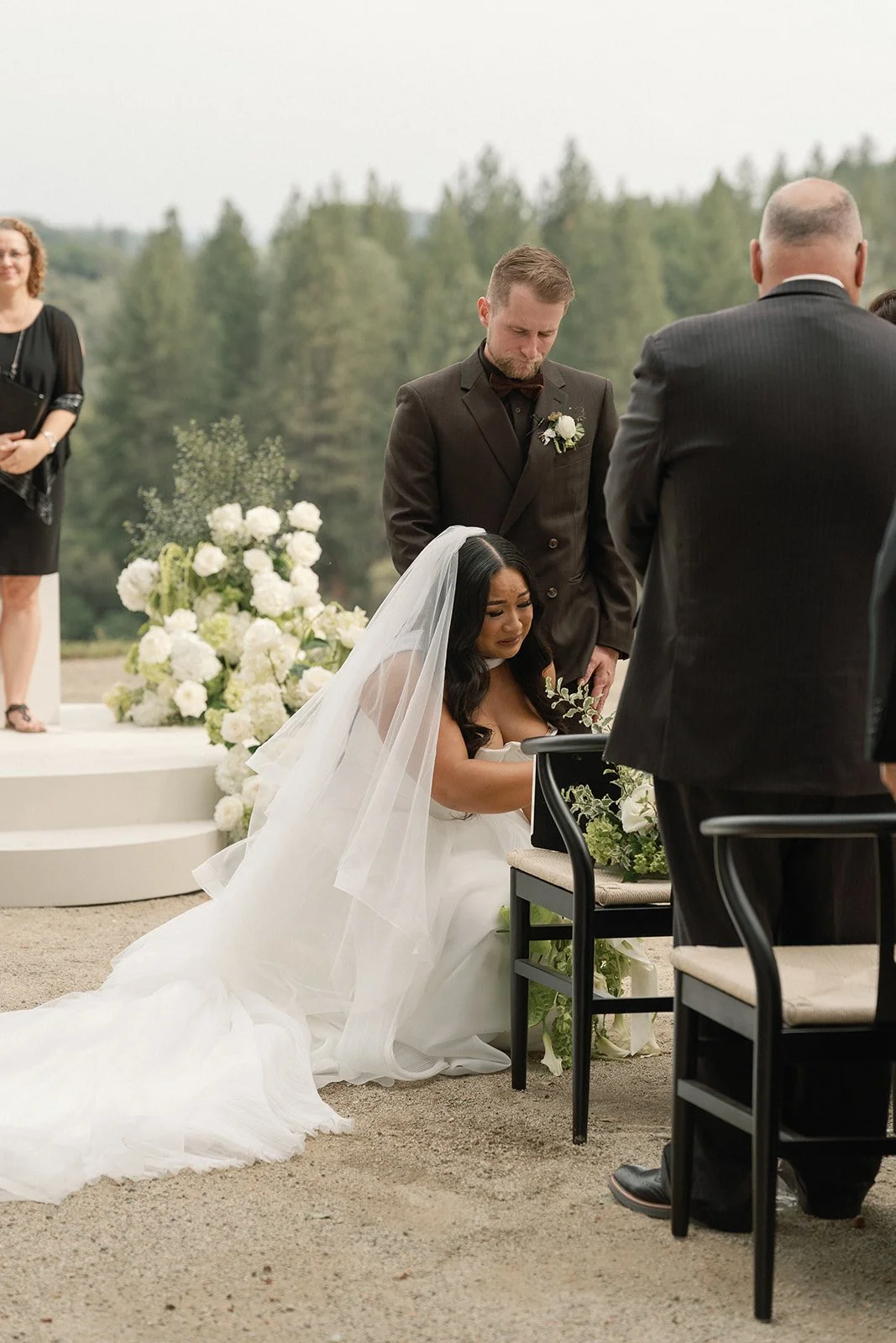 mountain-vineyard-wedding-ceremony-02.jpg