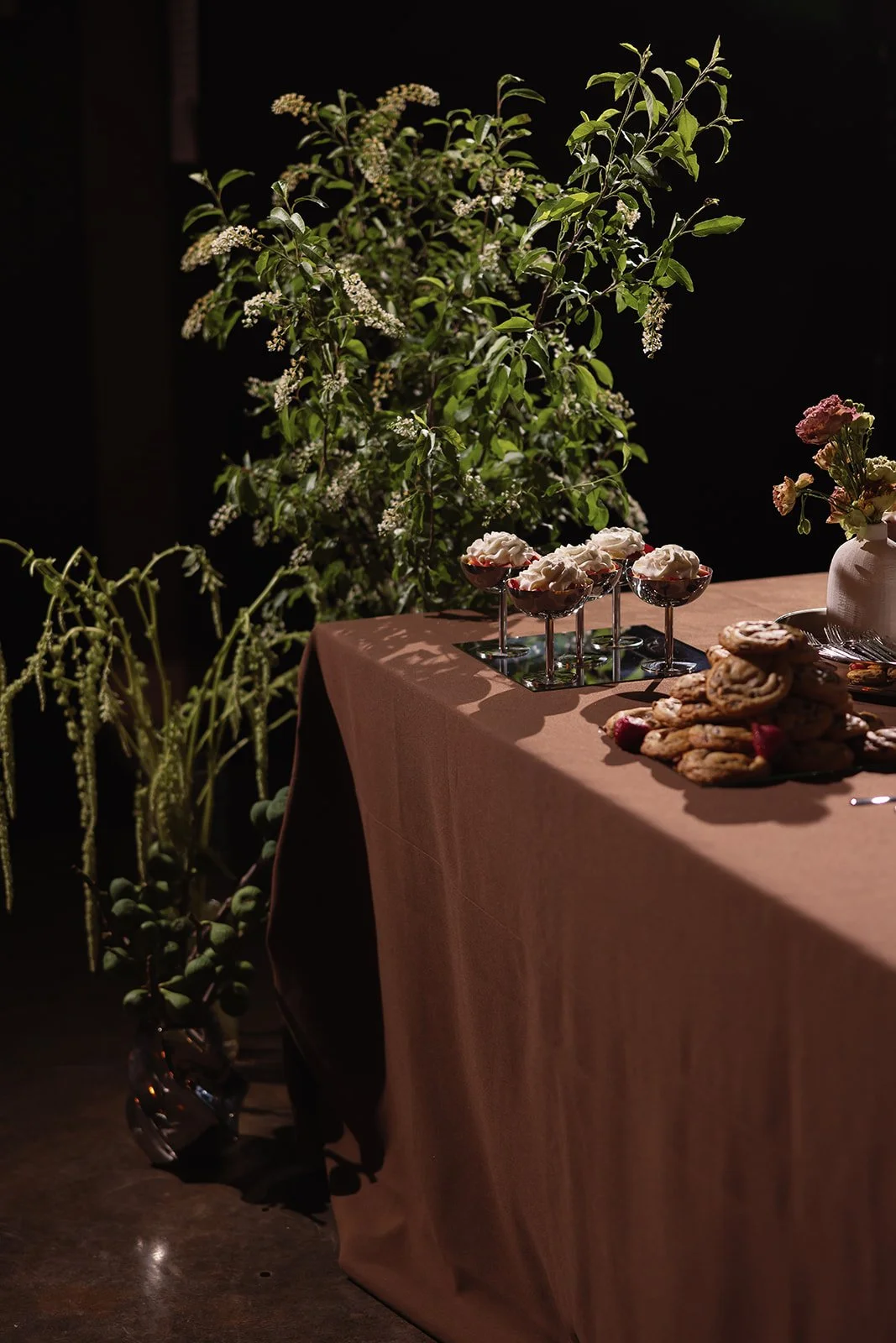 mountain-vineyard-wedding-reception-details-01.jpg