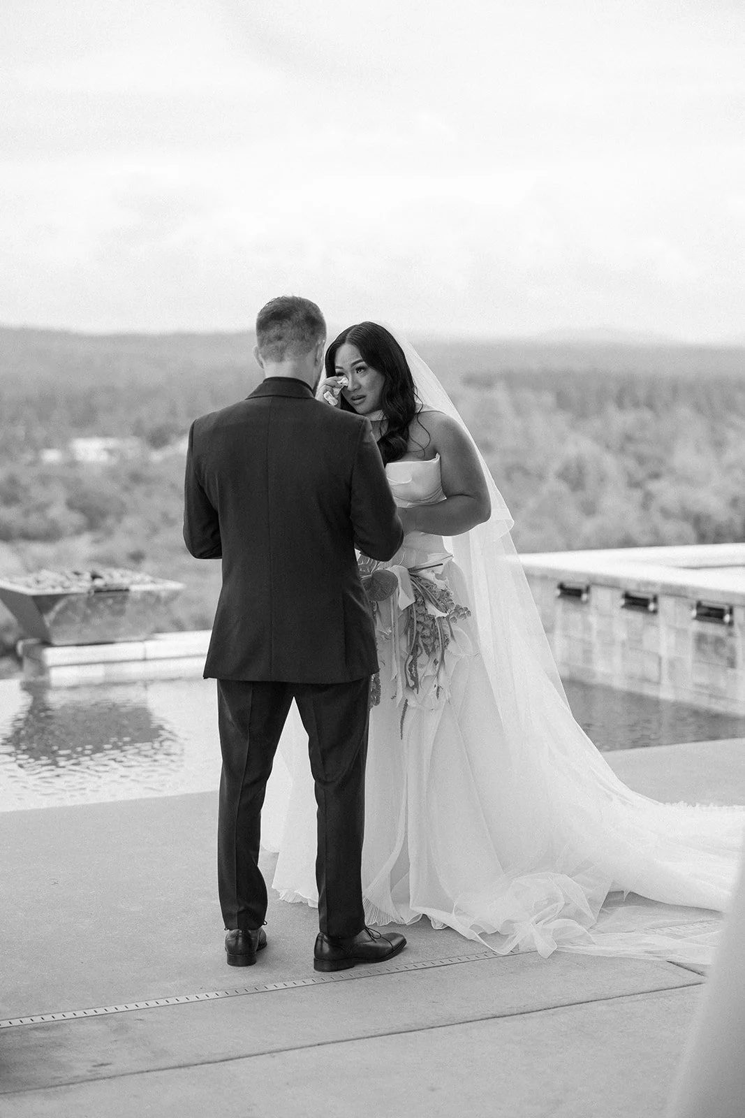 mountain-vineyard-wedding-first-look.jpg
