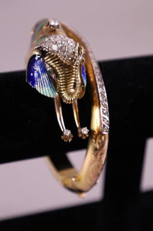 Antique Jewelry (Ring)