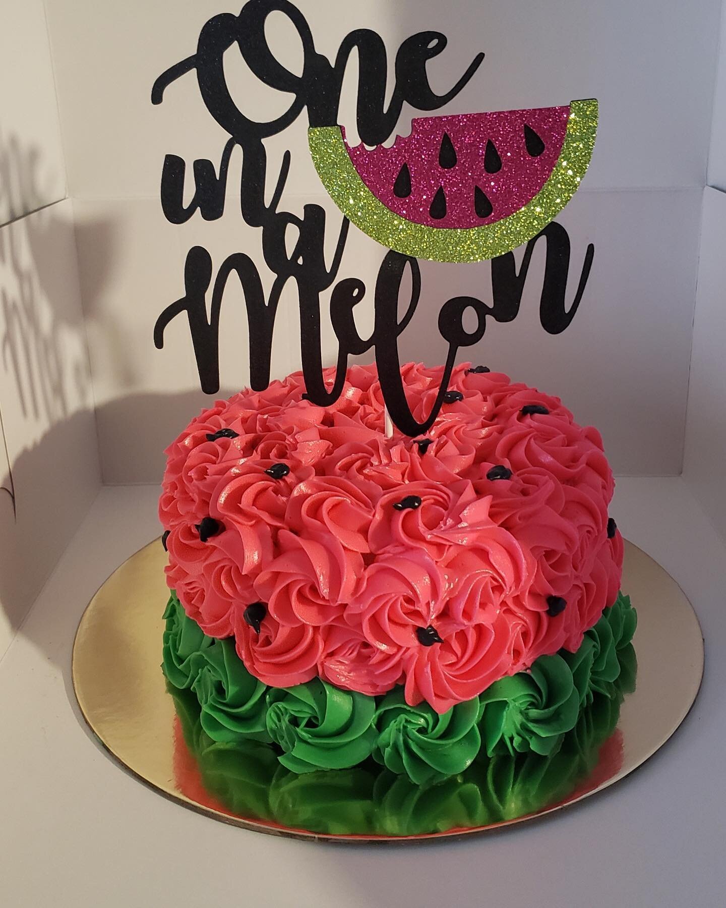 Staaaahhhhpppp. This is the cutest custom cake idea!!
It&rsquo;s true. We do custom desserts. . . .  #cake #cupcakes #cakeart @ben.and.bean #oceanislebeach #sunsetbeachnc #shallottenc #calabashnc #customdesserts #supportsmallbusiness #oib