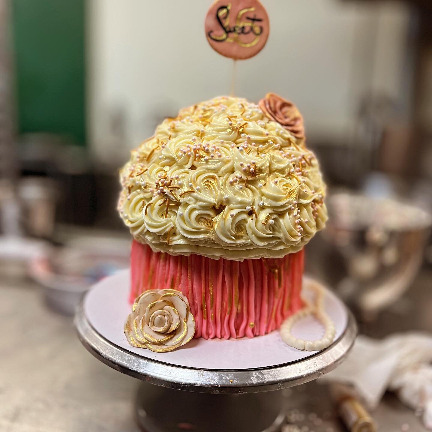😱 Look at the Sweet 16 giant cupcake going out today!!! We&rsquo;re in love 😍😍😍😍

#cakelovers #customcakes #benandbean #cafe localbakery #brunswickcountync #oib #ncfoodie #oceanislebeachnc #sunsetbeachnc #supportlocalbusinesses